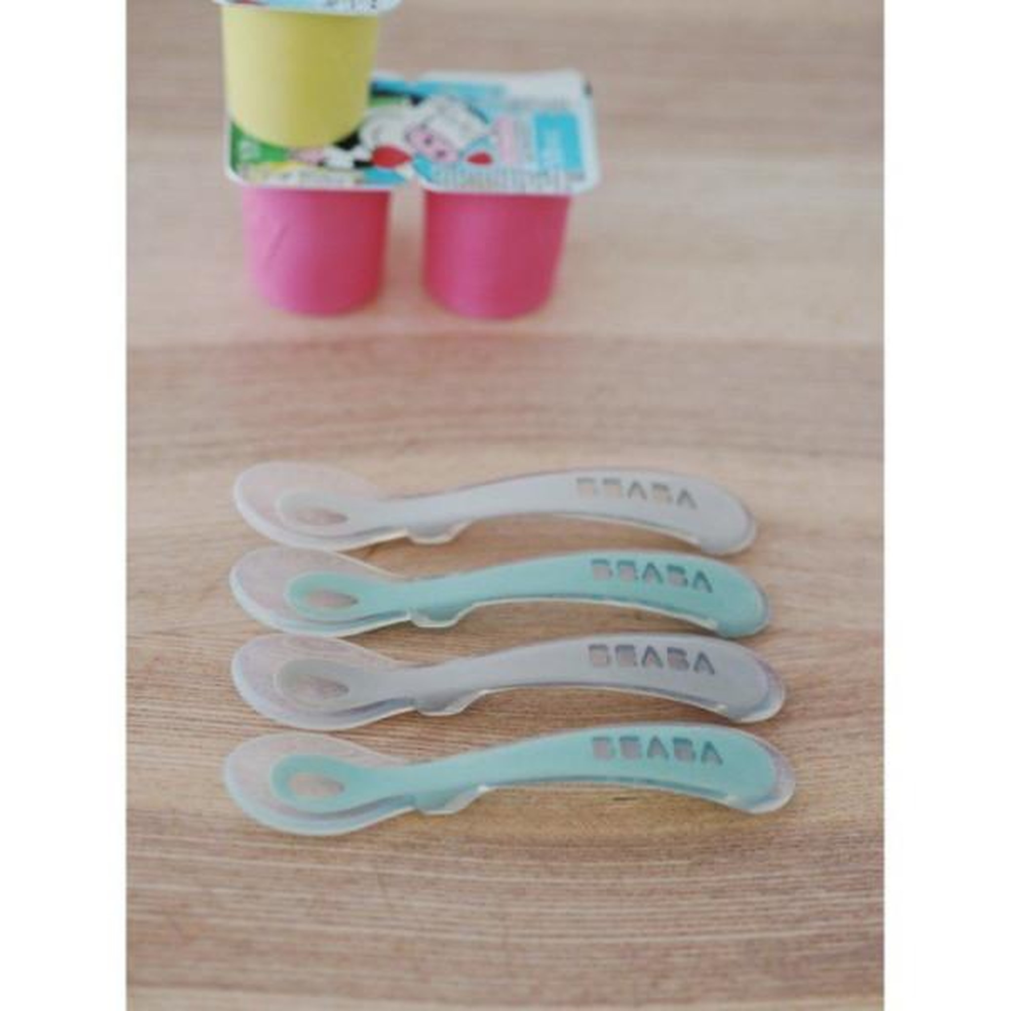 Voir la diapositive 3 : MARKET24 Lot 4 cuilleres 2eme âge silicone gris velours/vert sauge