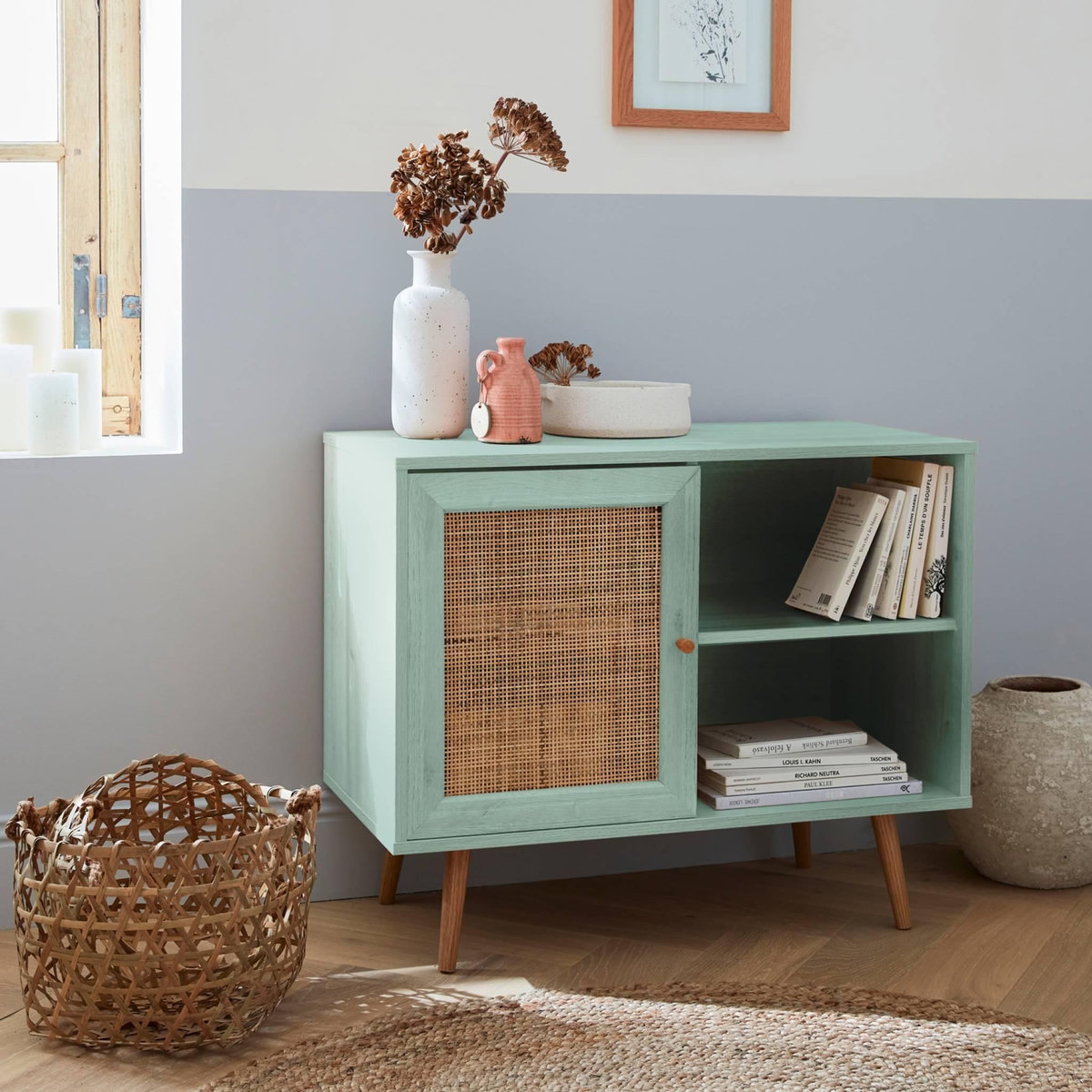 SWEEEK Meuble de rangement en cannage 80x39x65.8cm  Bohème - Vert céladon-  2 niveaux - 1 porte -  pieds scandinaves. buffet bas
