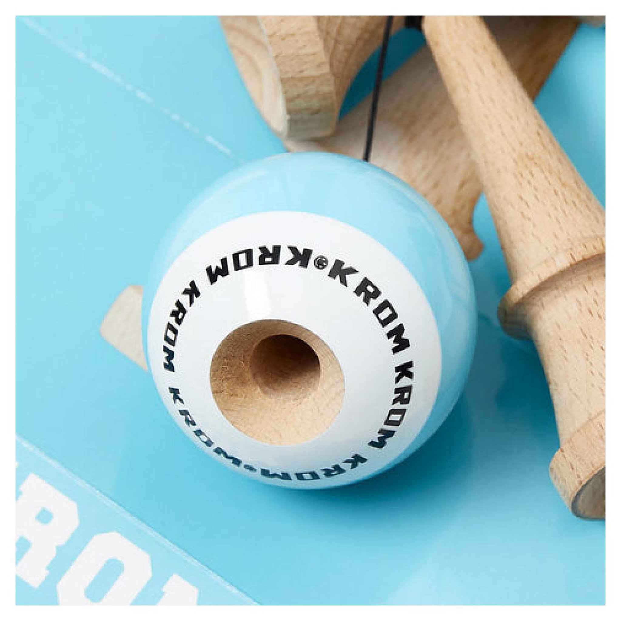 Voir la diapositive 3 : KROM KENDAMA Kendama - pop lol sky blue