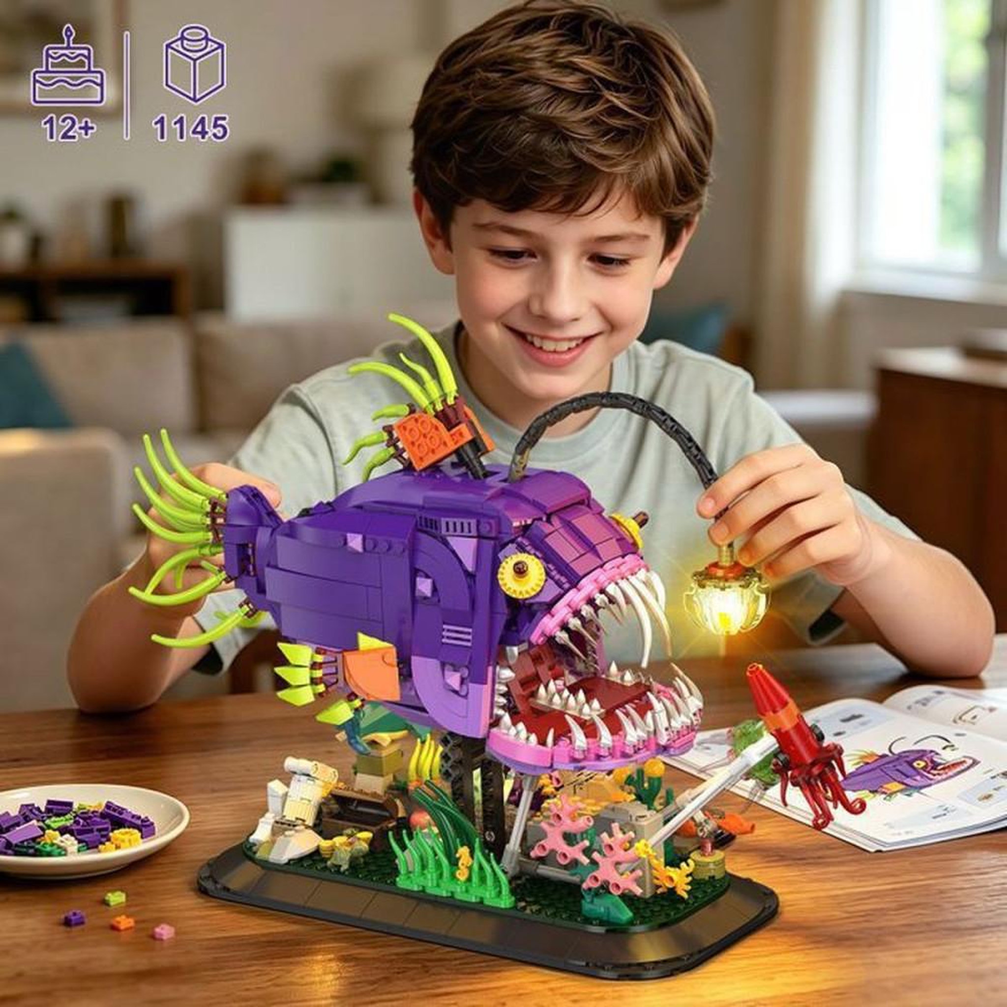 Voir la diapositive 2 : Ensemble de blocs de construction poisson-lanterne avec lumières et manivelle 1145 pièces, modèle animé du fond marin