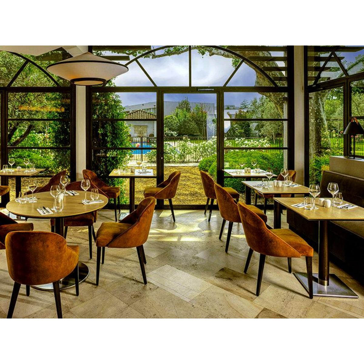 Smartbox 3 jours en hôtel 4* avec dîner à 3 plats à Avignon - Coffret Cadeau Séjour