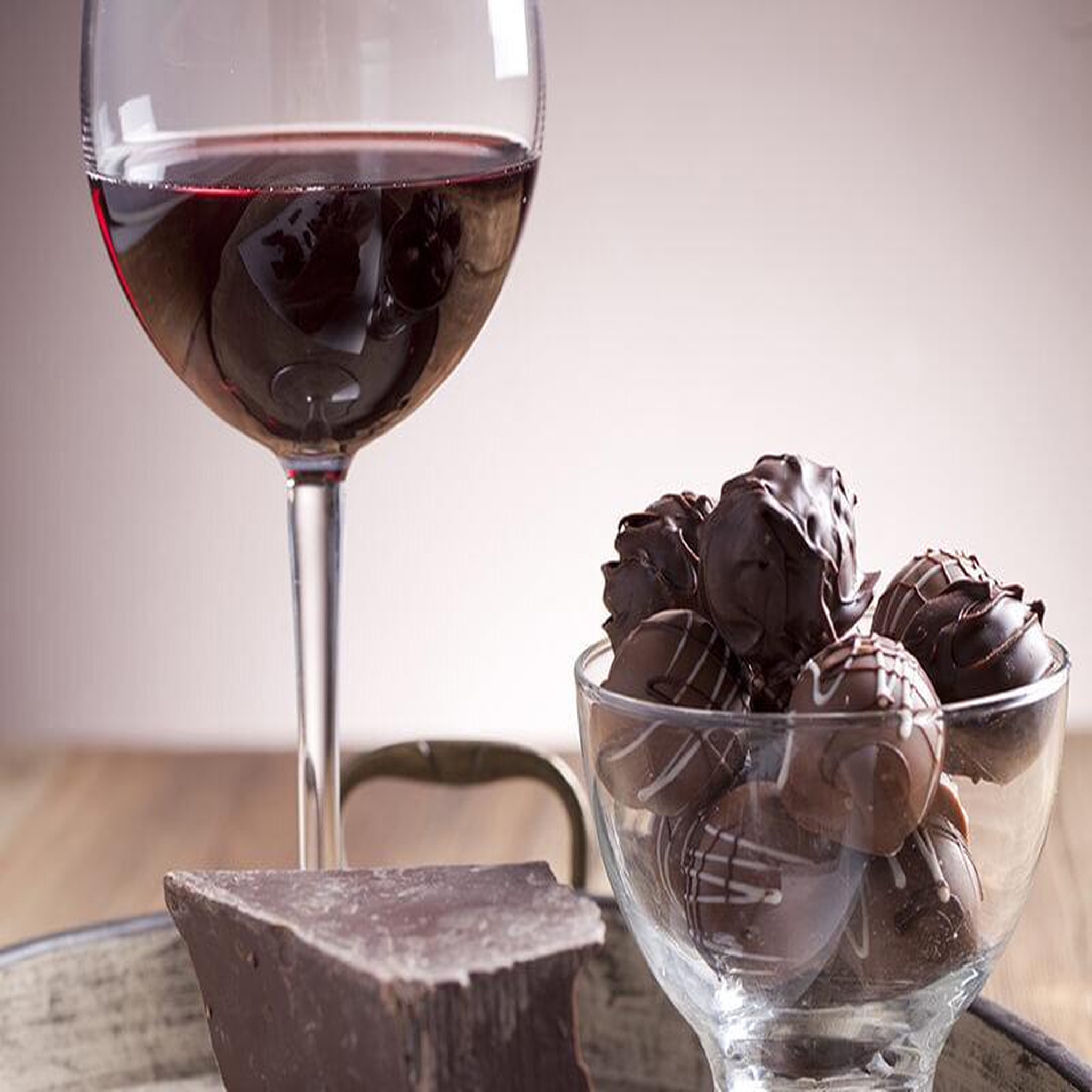 Voir la diapositive 4 : Smartbox Atelier initiation et dégustation de vins et chocolats - coffret cadeau gastronomie