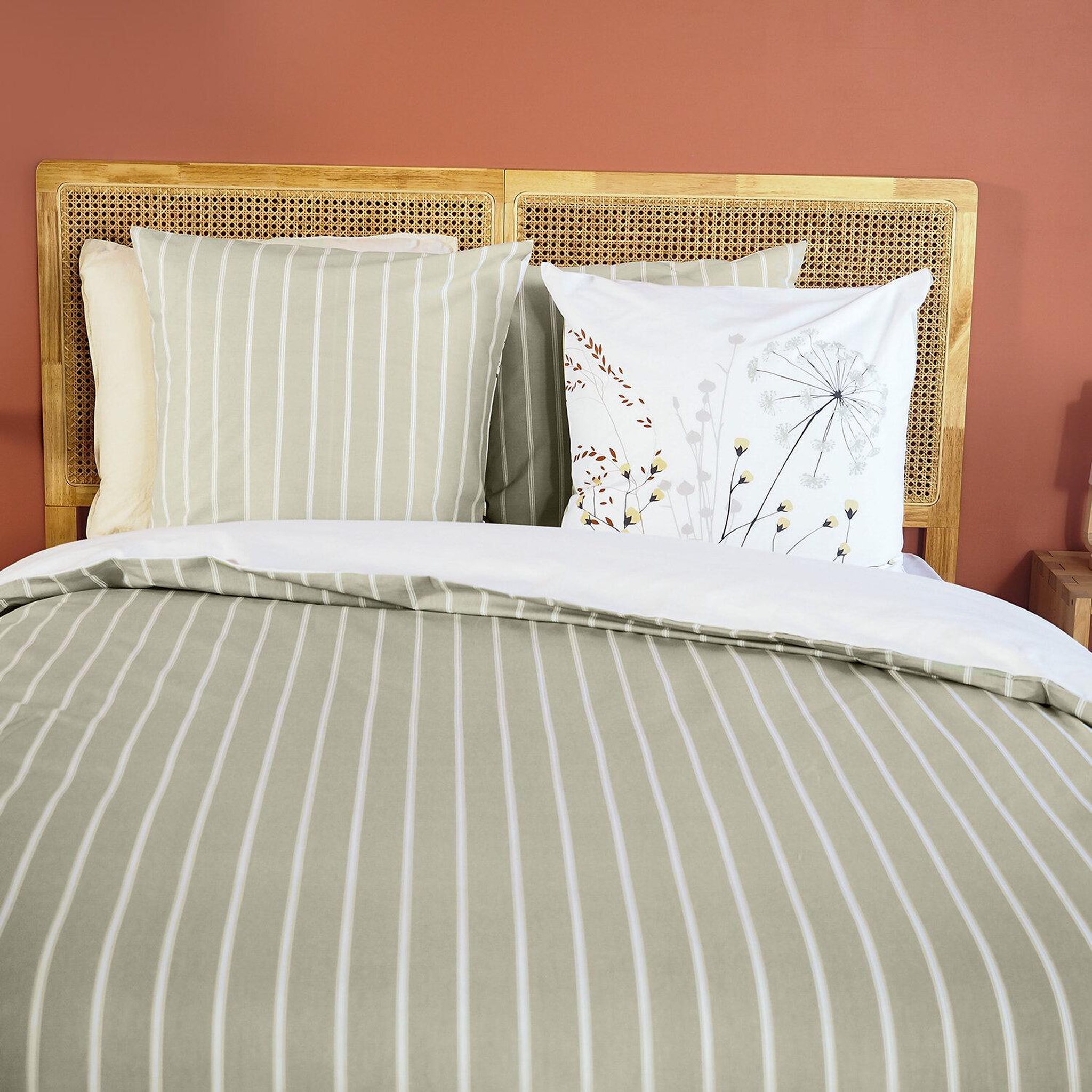 Voir la diapositive 3 : Home collection Parure de couette 3pcs 240x220cm better coton soliflore