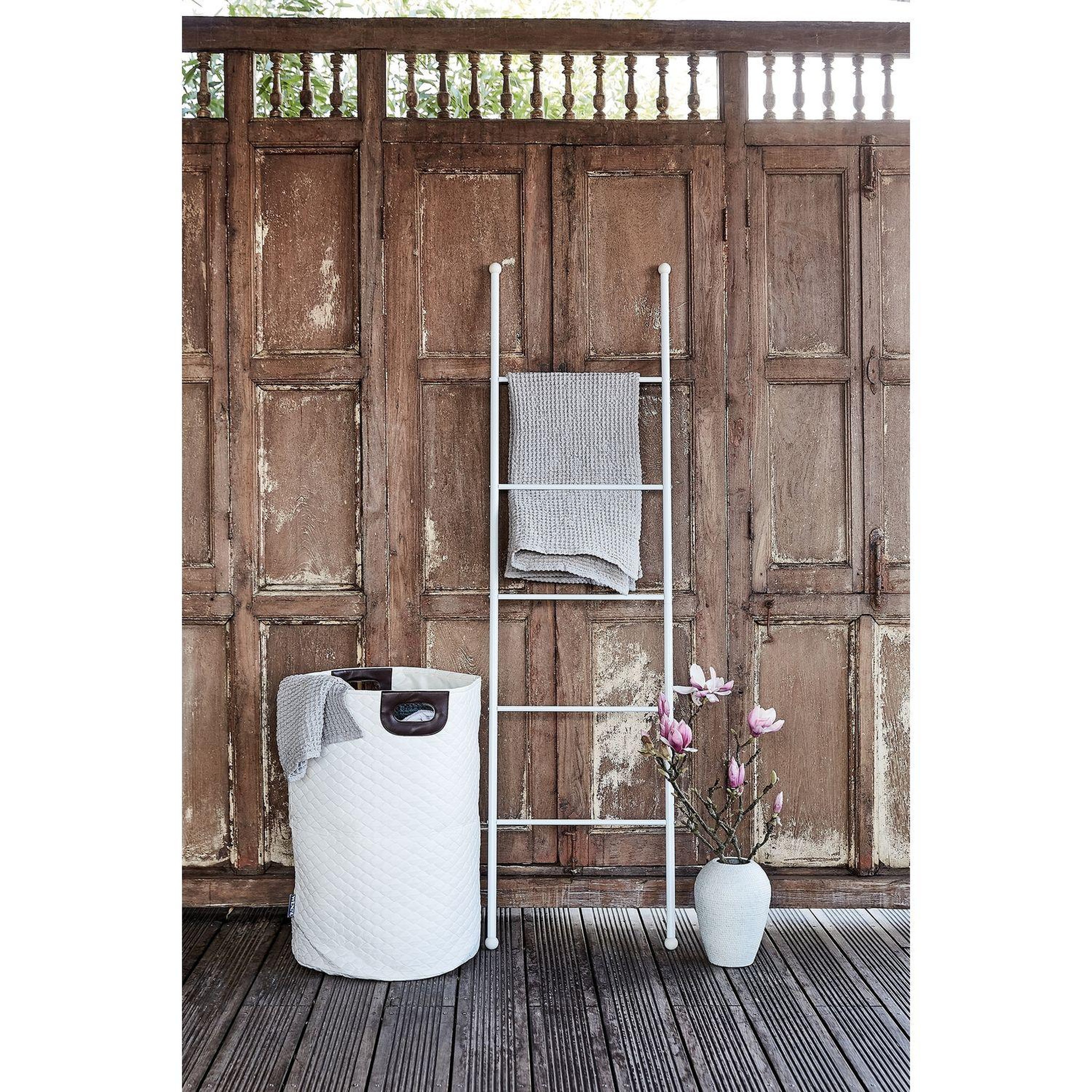 Voir la diapositive 3 : Wenko Panier à linge design scandinave wabo