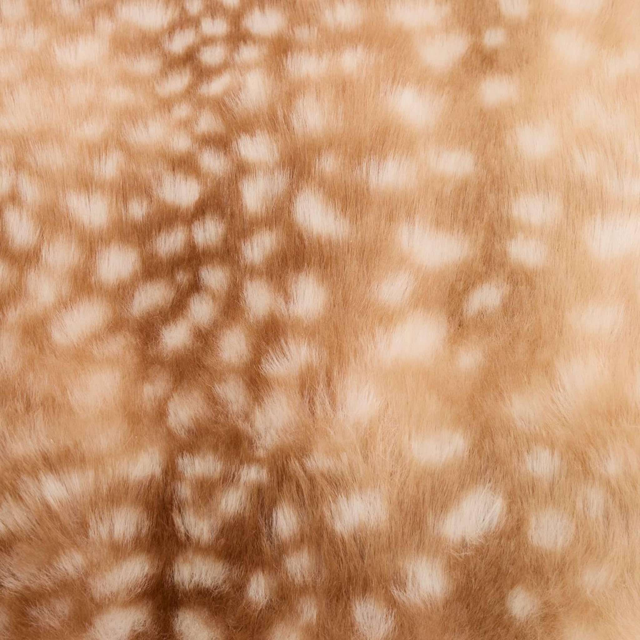 Voir la diapositive 4 : ATMOSPHERA Coussin Imitation Fourrure 3D  Zephy  50x80cm Caramel