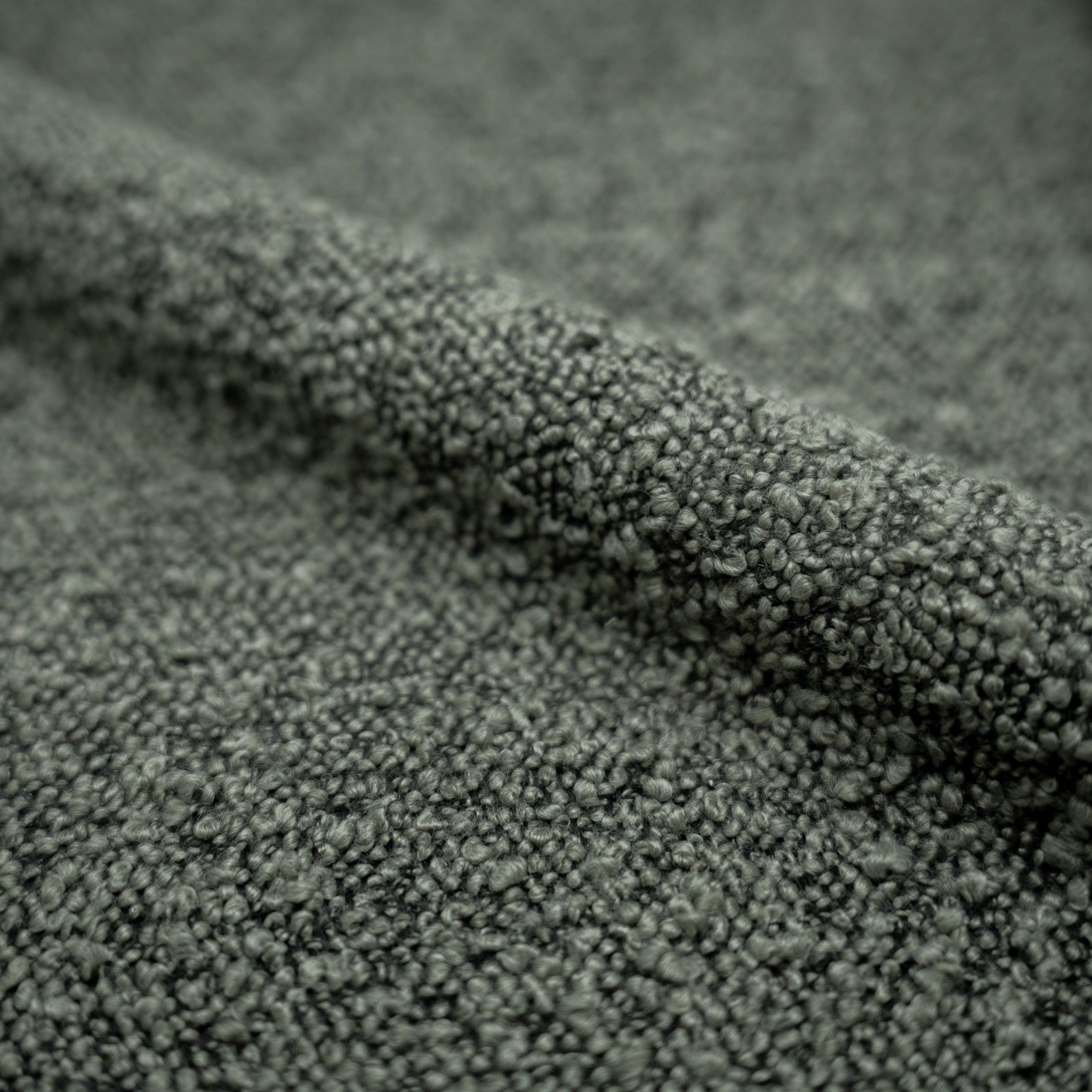 Voir la diapositive 3 : MAISON PAVANE Lot de 2 chaises en tissu bouclé vert et pieds en métal noir-iris