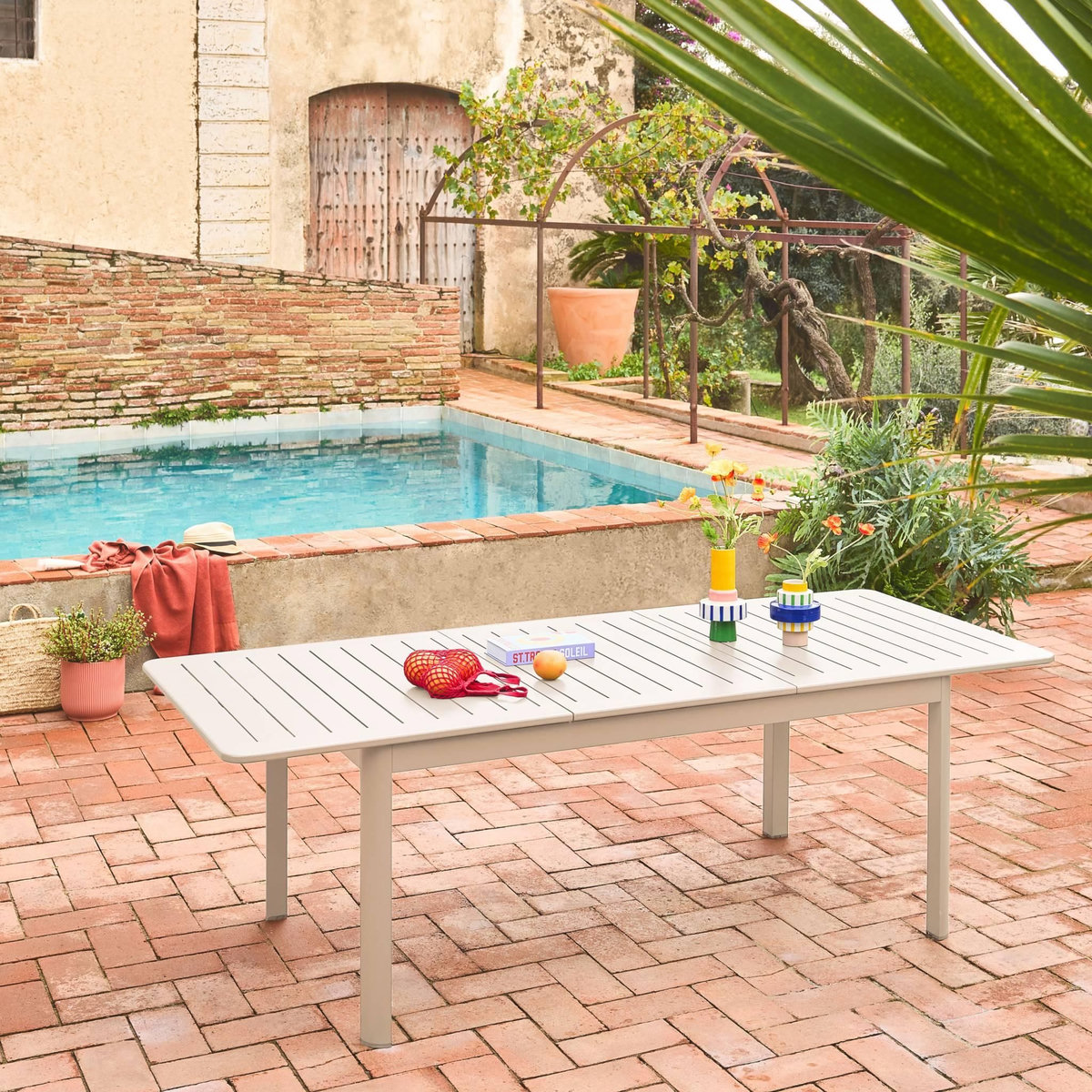 SWEEEK Table de jardin SEATTLE extensible aluminium, 8 places, 173 / 236,5 x 100 x 75 cm