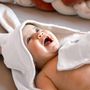 Voir la diapositive 4 : Monsieur Bébé Cape, sortie de bain pour bébé intérieur 100 % coton - 100 x 100 cm - Lapin - Blanc