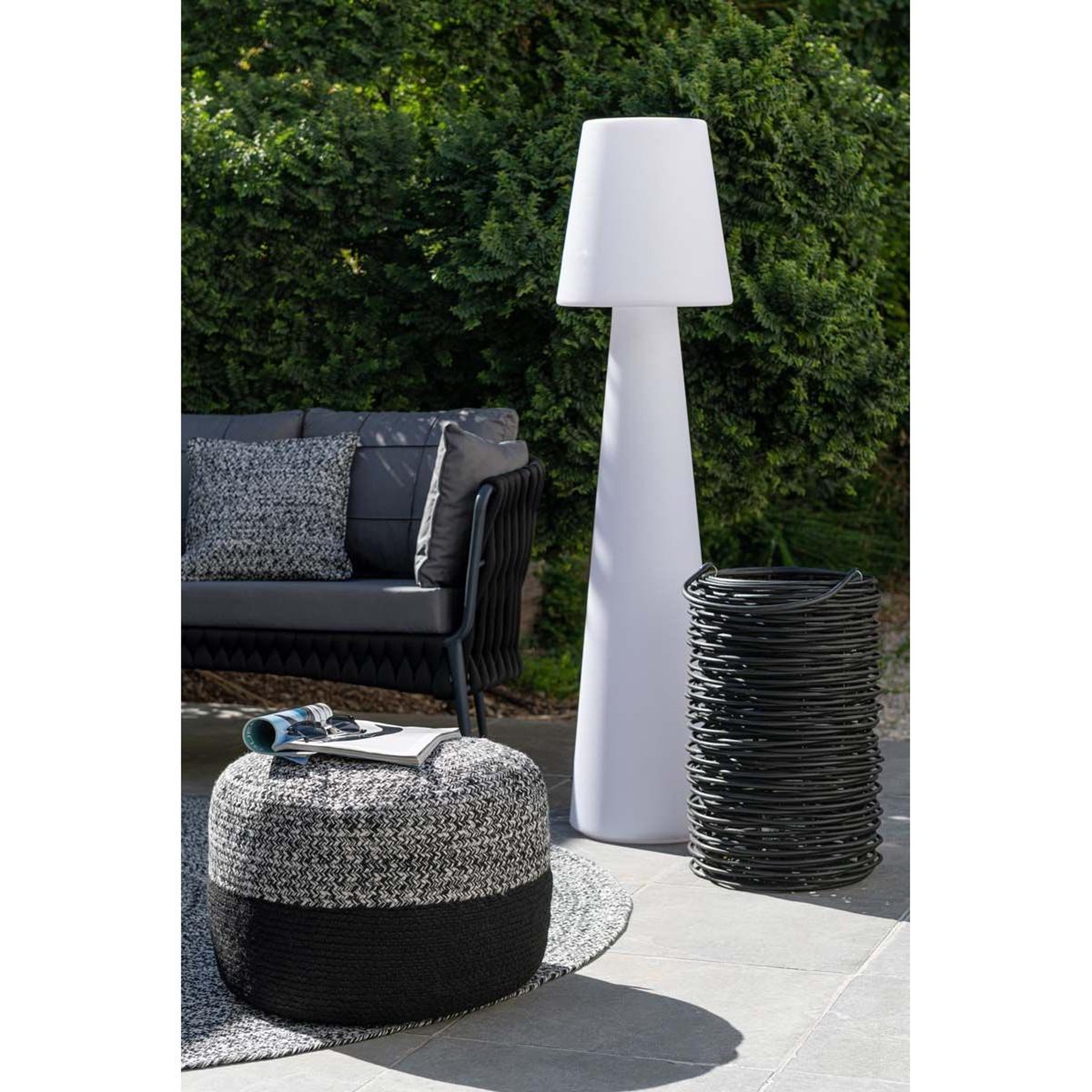 Voir la diapositive 5 : J-LINE Pouf rond design  miami  50cm noir & blanc