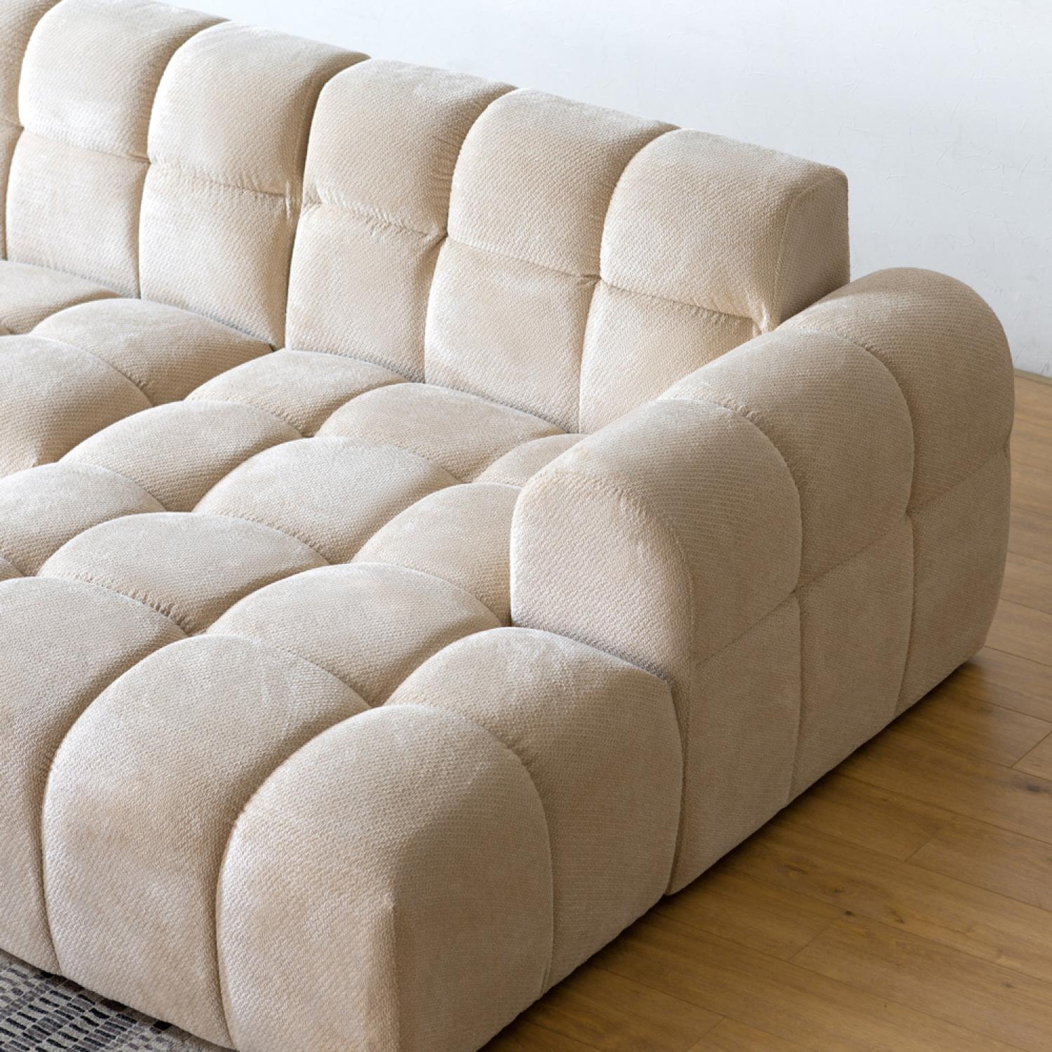Voir la diapositive 6 : CONCEPT USINE Canapé d'angle 3 places nuage en velours beige salford