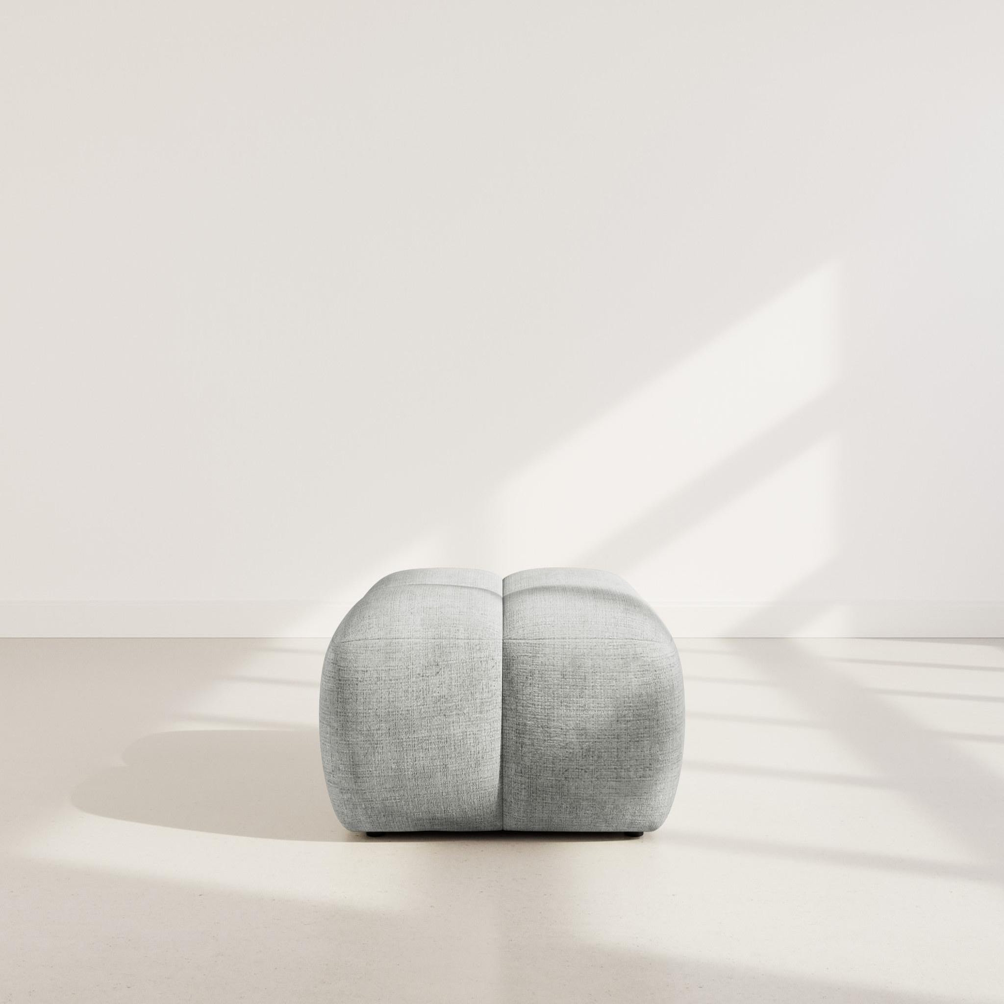 Voir la diapositive 2 : LISA DESIGN Grace - pouf en velours texturé