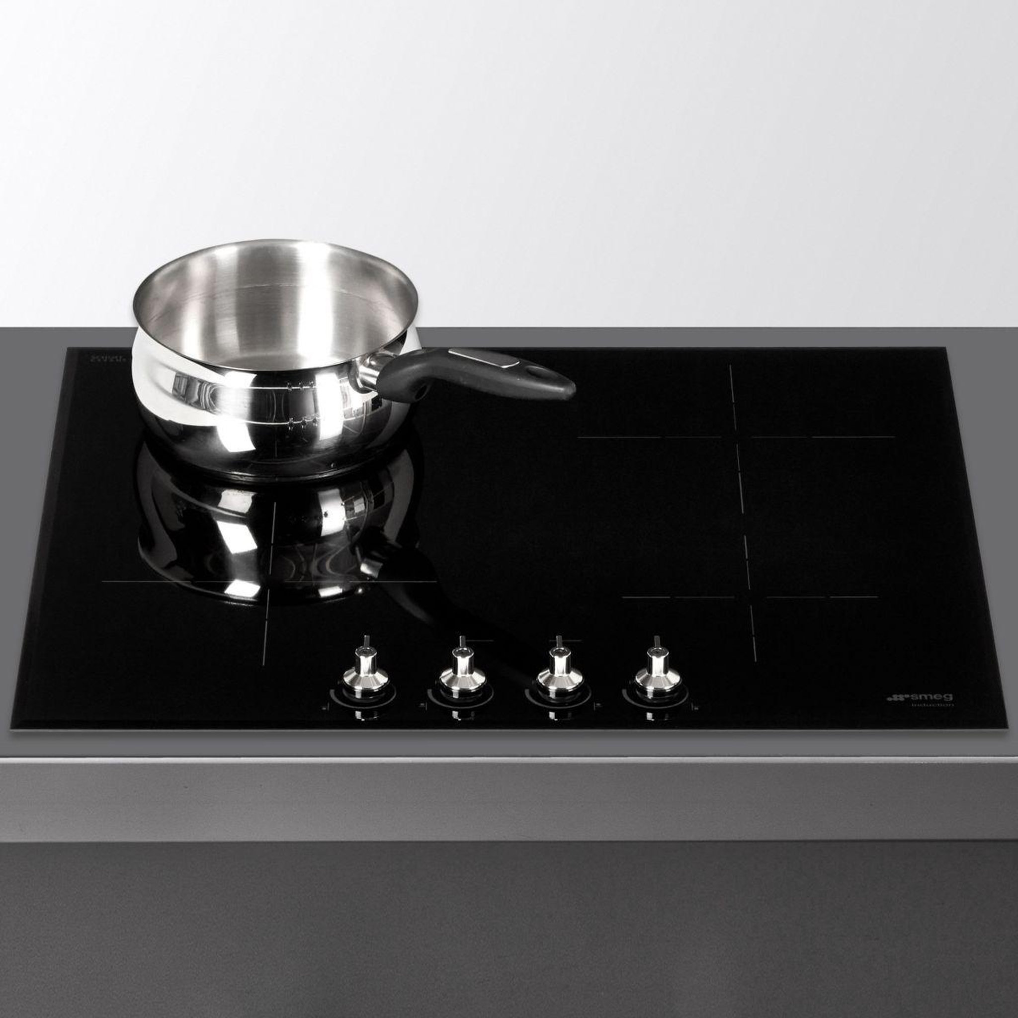Voir la diapositive 5 : SMEG Plaque induction SI364BM