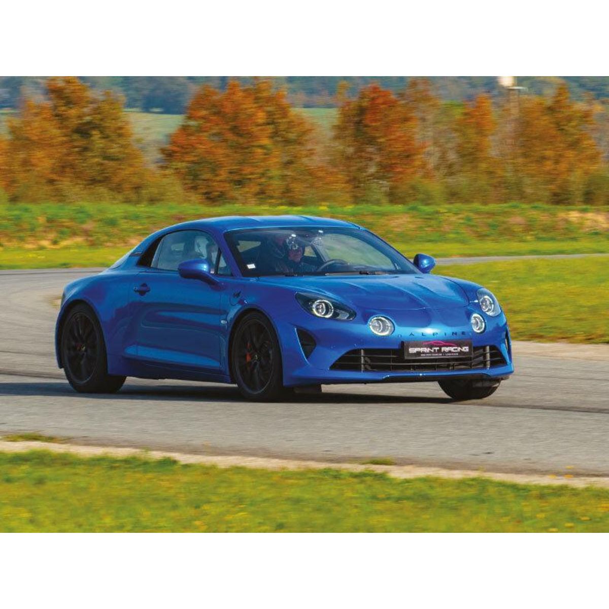 Smartbox Baptême en moto ou pilotage de voiture de sport sur le circuit de Magny-Cours - Coffret Cadeau Sport & Aventure