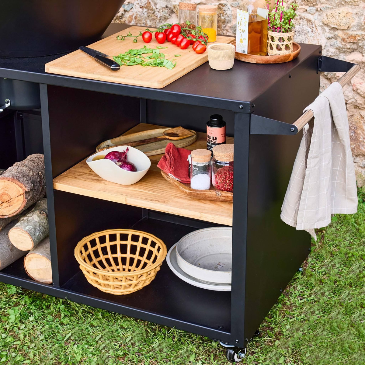 SWEEEK Braséro de cuisson Ø80cm avec grille de cuisson. espace de rangement et couvercle. L 138 x P 82 x H 114 cm