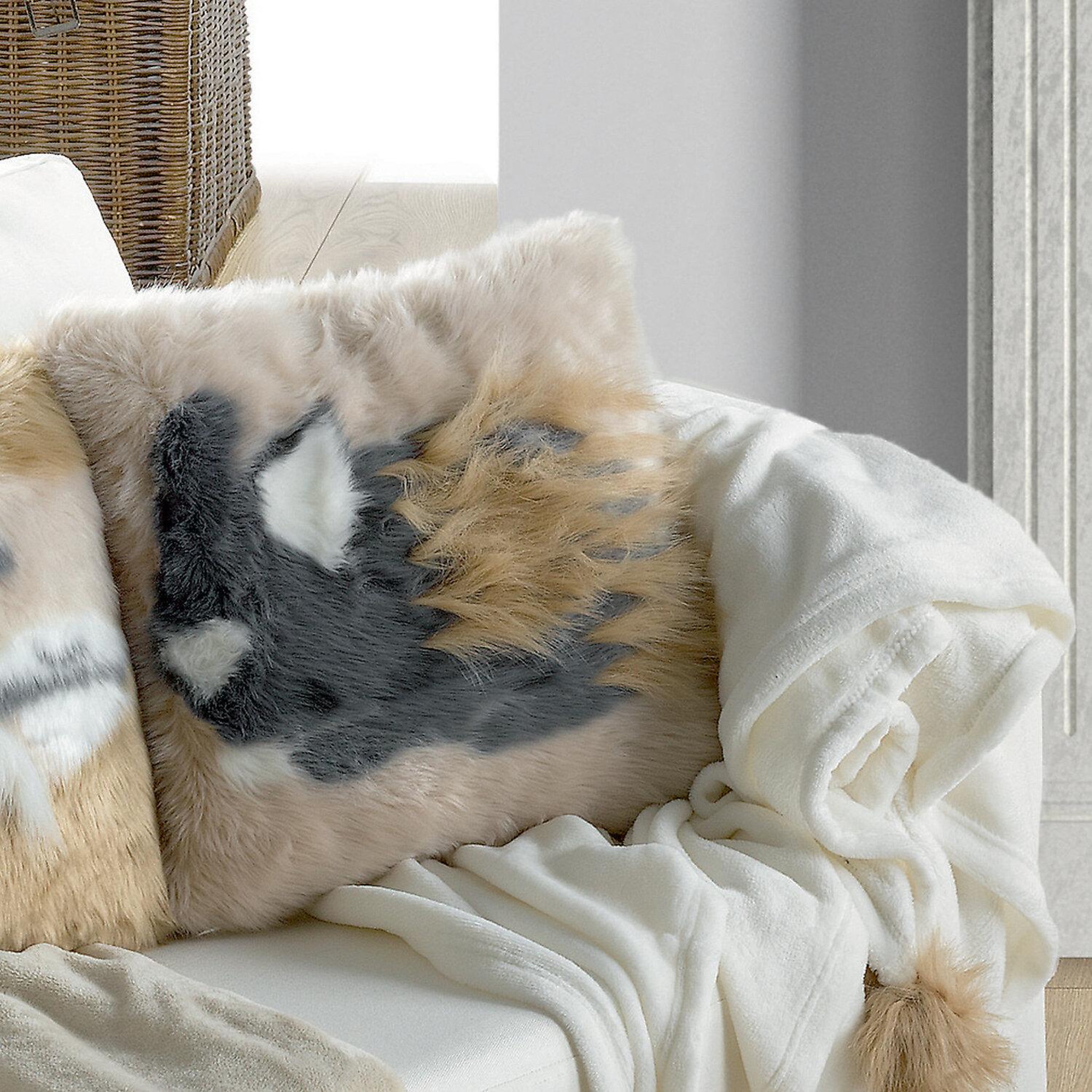 Voir la diapositive 2 : Les Ateliers du Linge Coussin 100% acrylique et polyester brushy
