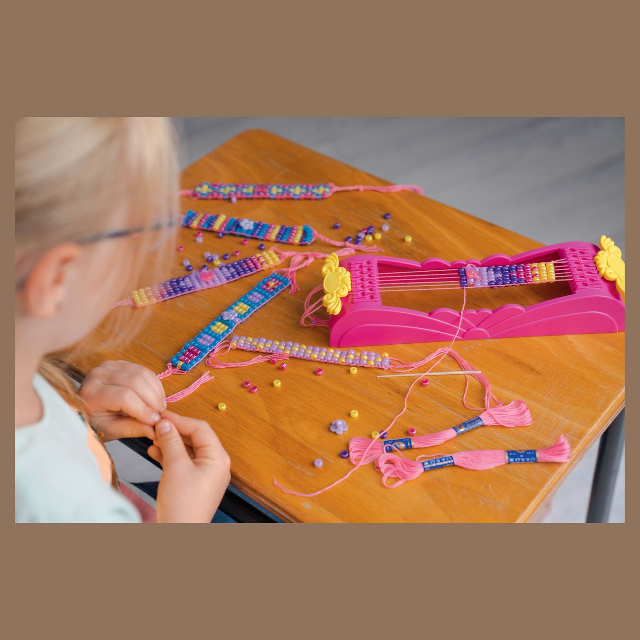 Voir la diapositive 6 : RAVENSBURGER Métier à tisser les perles - So Styly