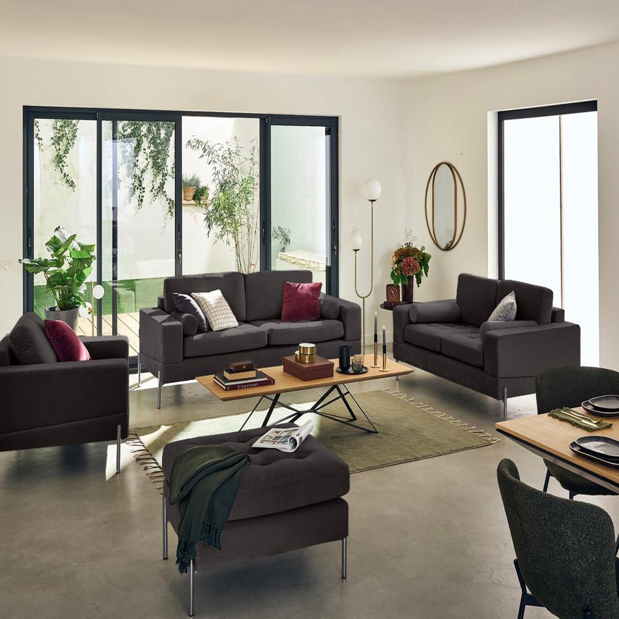 Voir la diapositive 2 : LISA DESIGN Isaure - canapé droit 3 places en velours