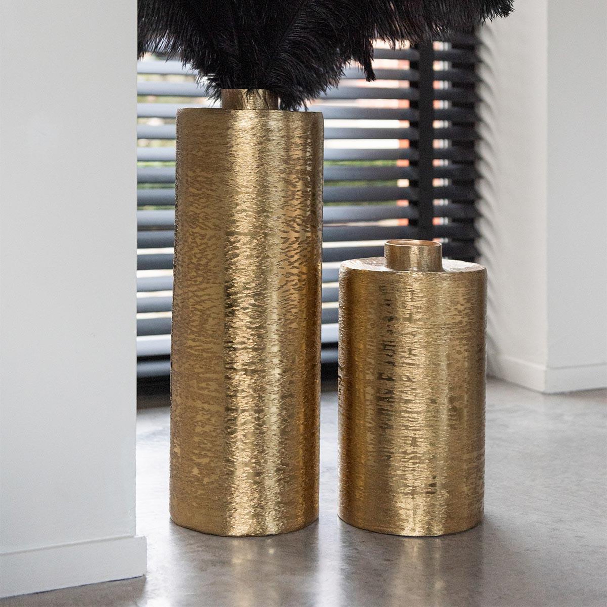 Voir la diapositive 2 : J-LINE Vase design en métal  chase  60cm or