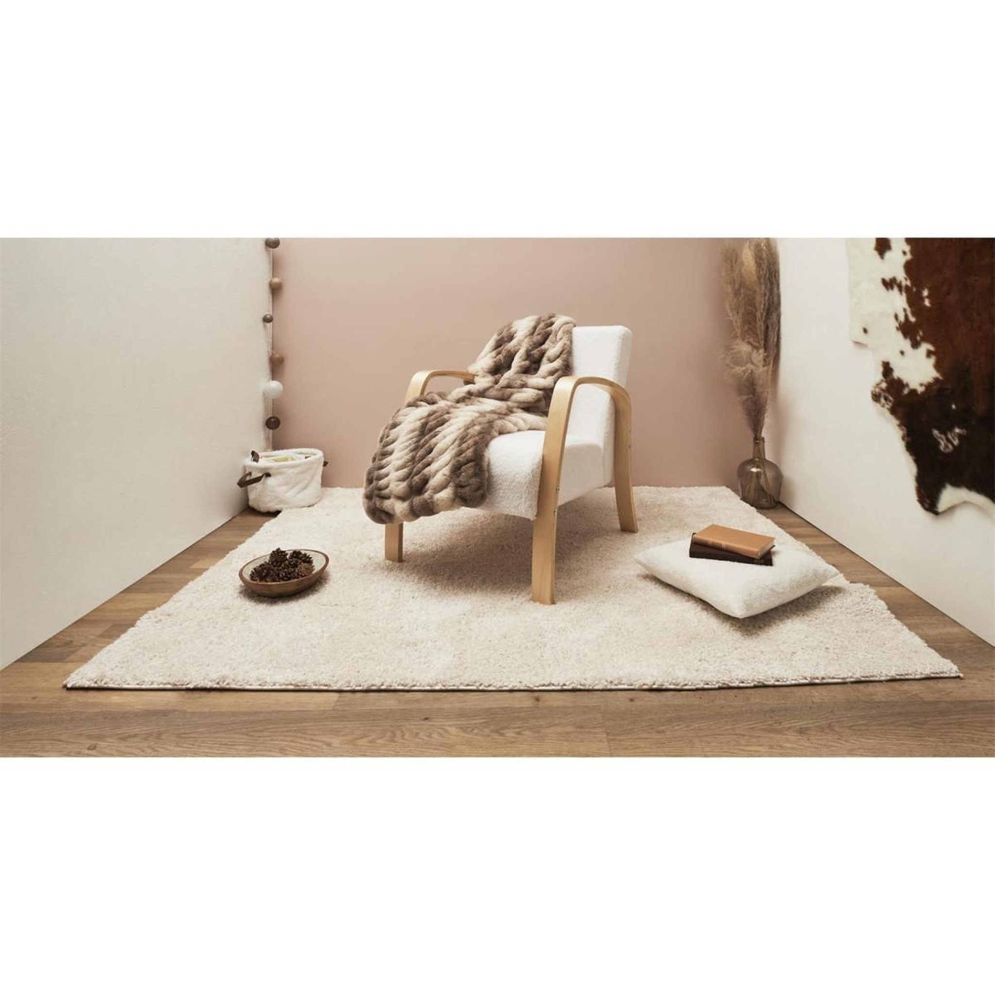 Voir la diapositive 3 : The Home Deco Factory Tapis déco  alaska  150x200cm beige