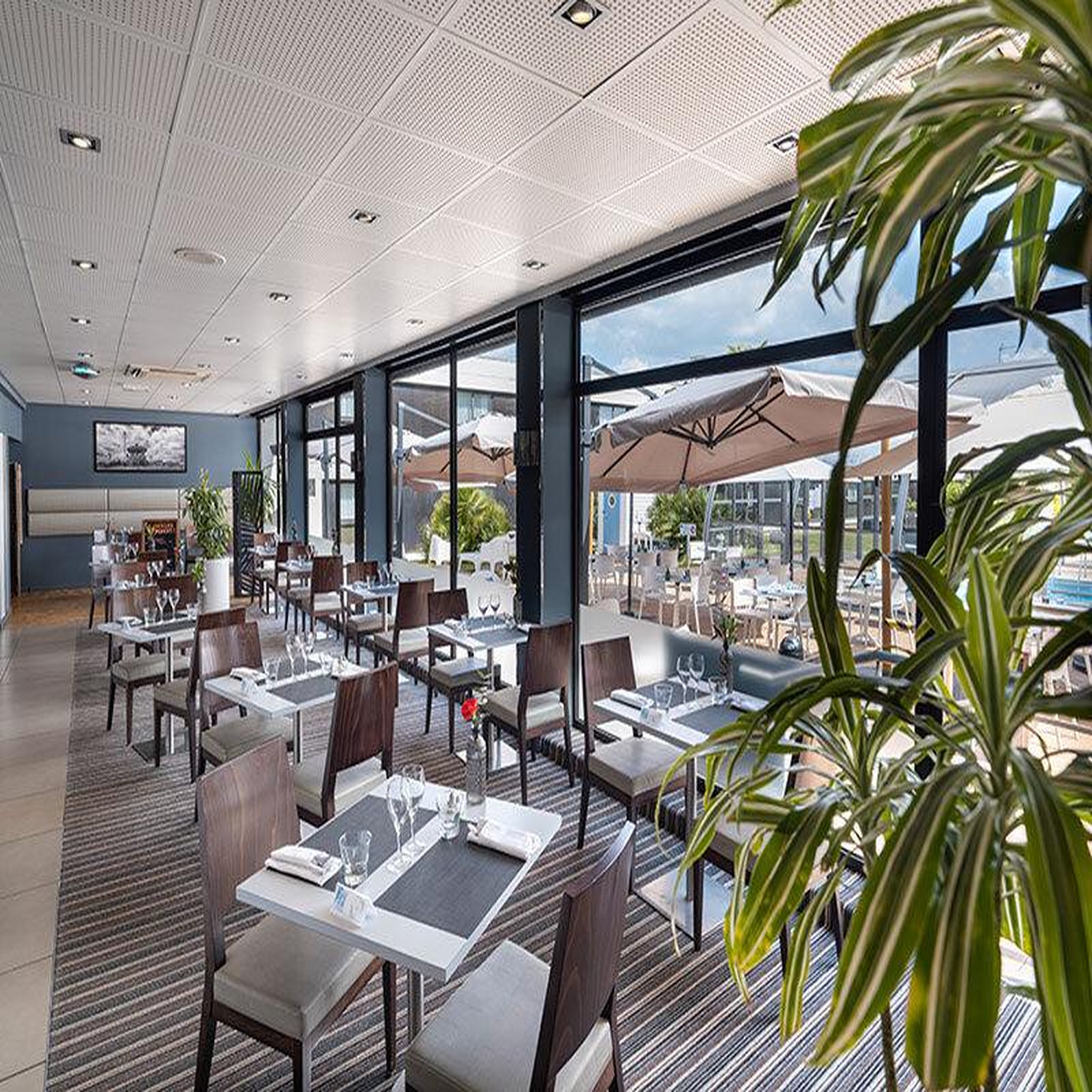 Voir la diapositive 2 : Smartbox 3 jours aux abords de nantes avec dîner et espace détente en hôtel novotel 4* - coffret cadeau séjour