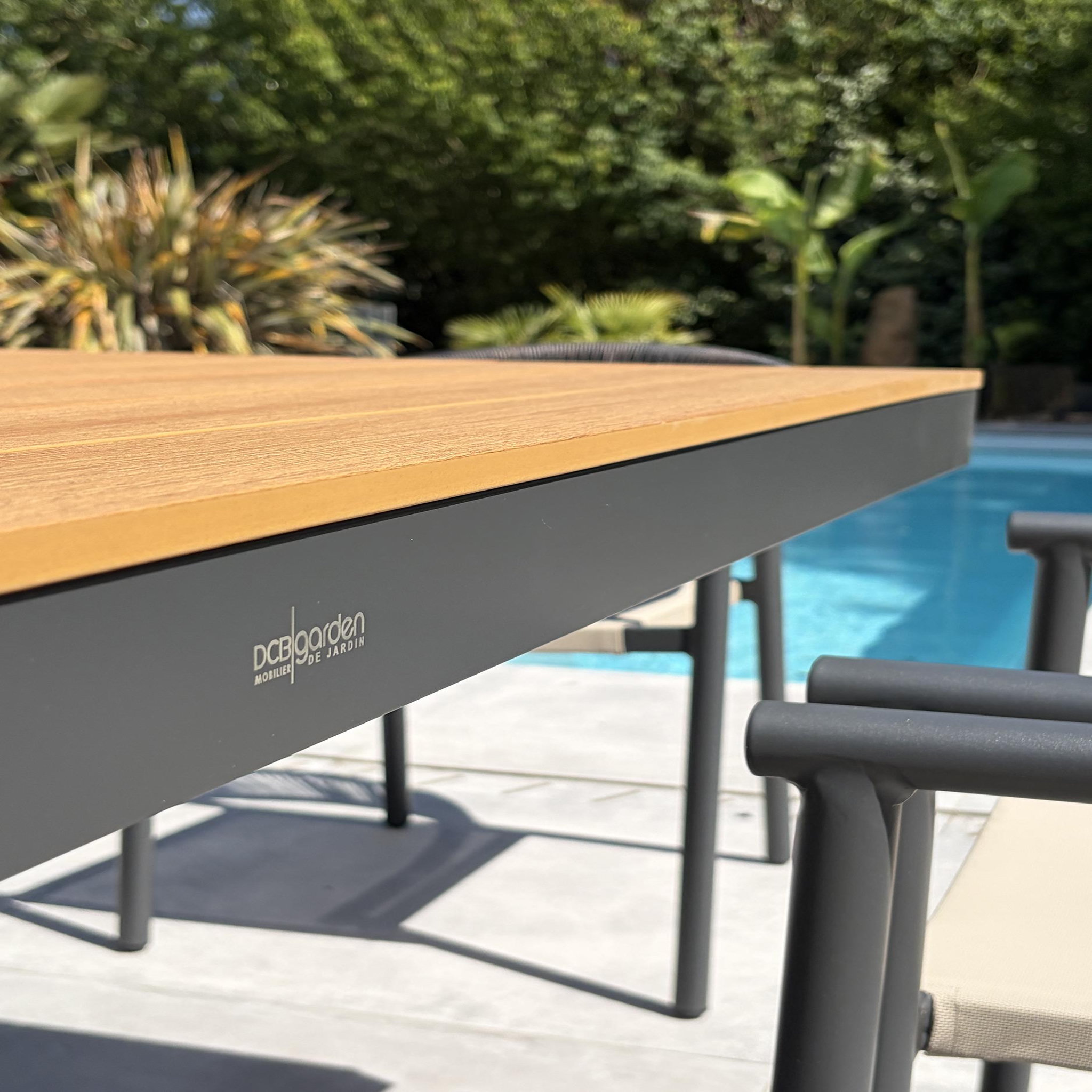 Voir la diapositive 3 : DCB GARDEN Ensemble repas de jardin en aluminium