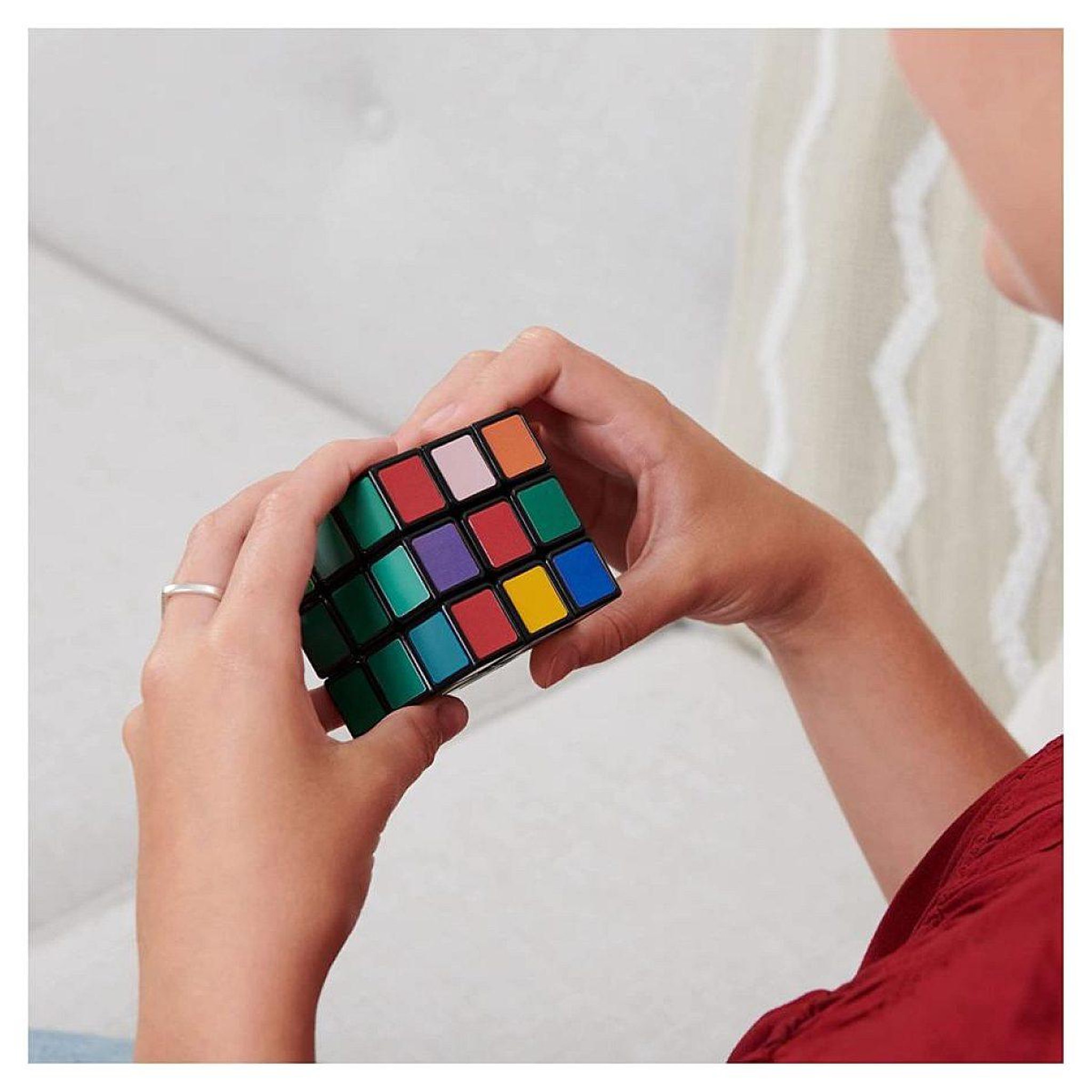 Voir la diapositive 5 : SpinMaster Rubik's cube 3x3 impossible