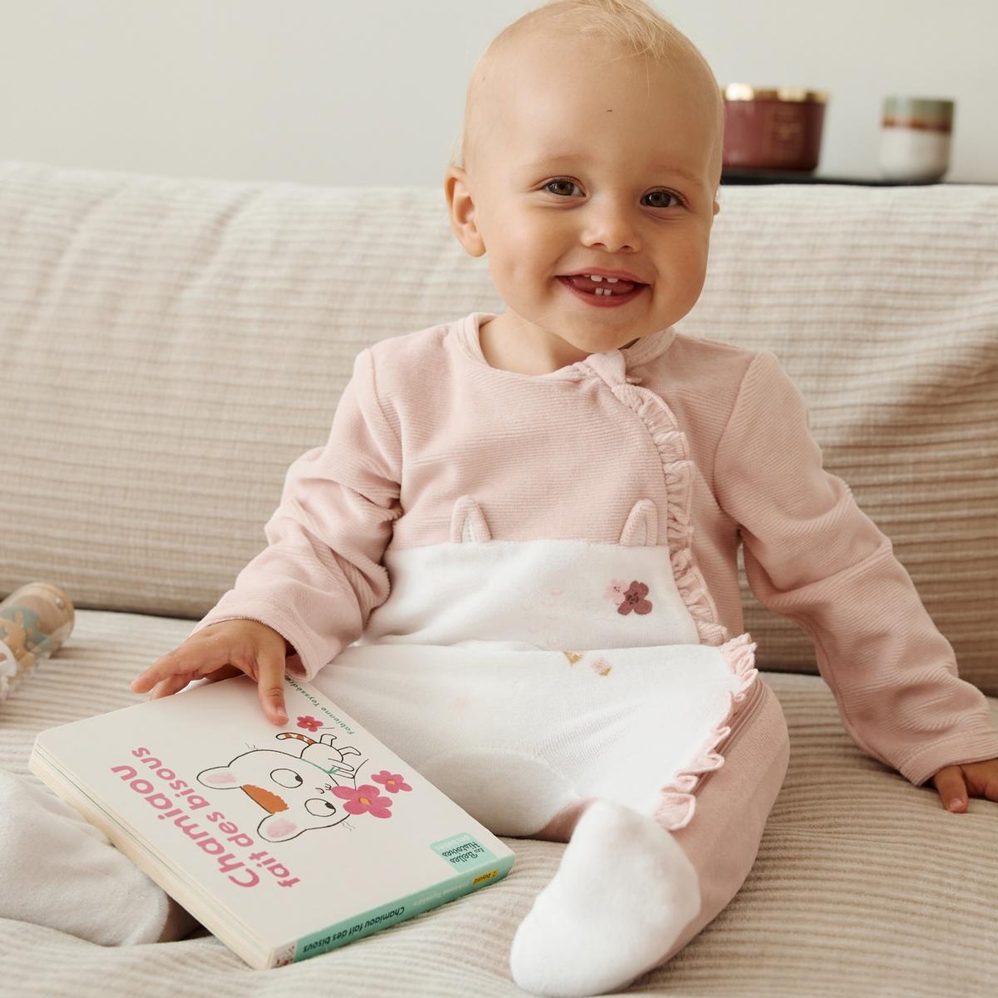 Voir la diapositive 4 : PETIT BEGUIN Pyjama bébé en velours ouverture zippée Miette