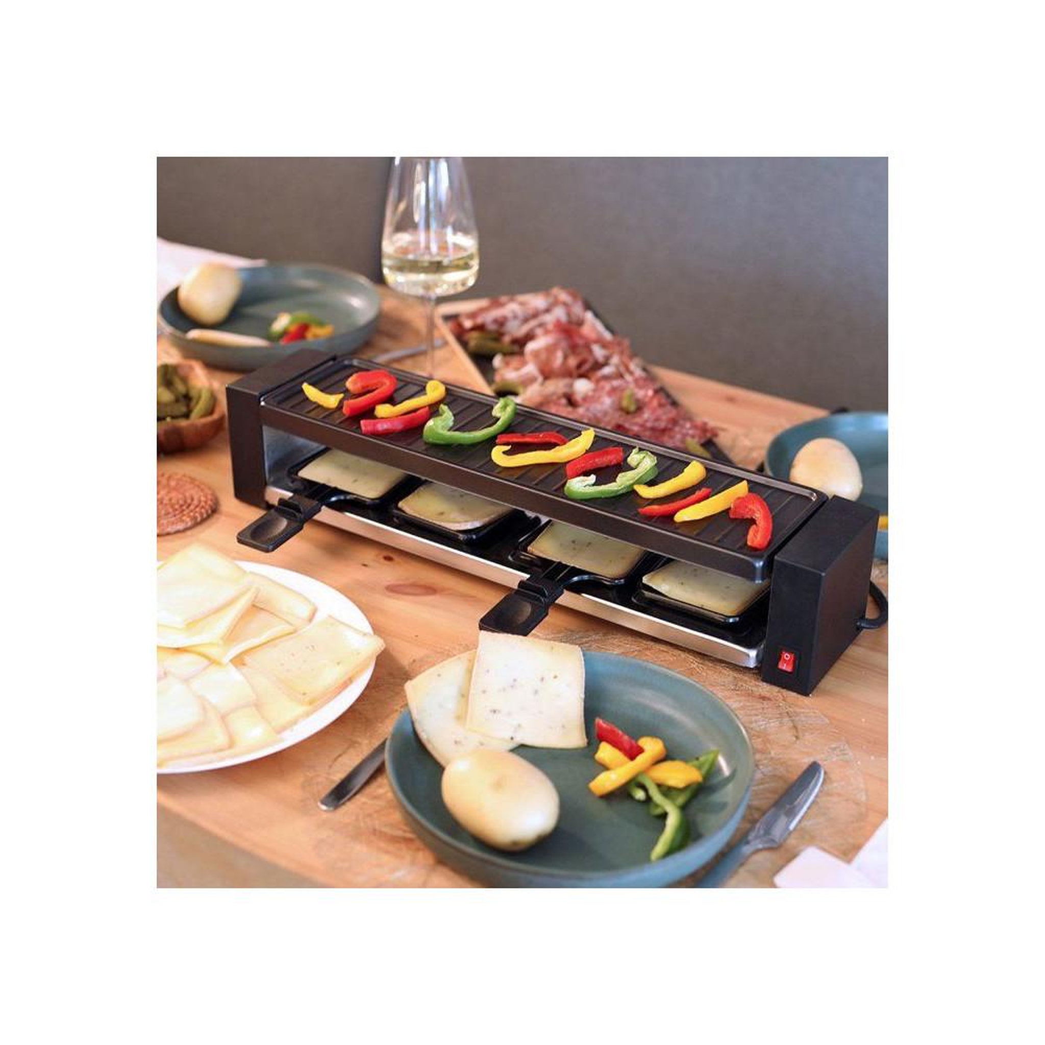 Voir la diapositive 2 : Raclette 4 personnes 800 W avec plateau de cuisson amovible antiadhésif sans PFAS