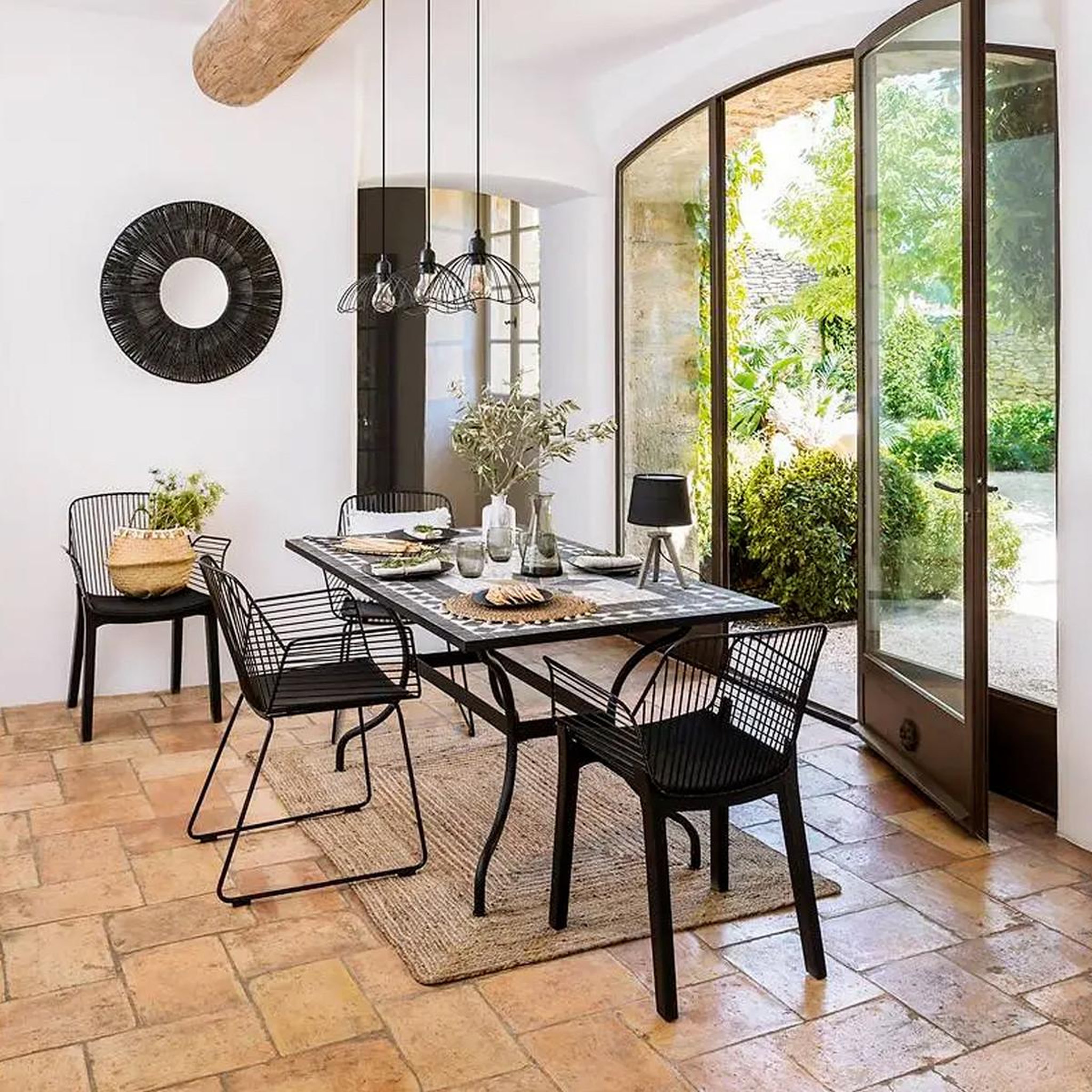 Voir la diapositive 3 : ATMOSPHERA Table de repas en mosaïque  kipos  160cm noir