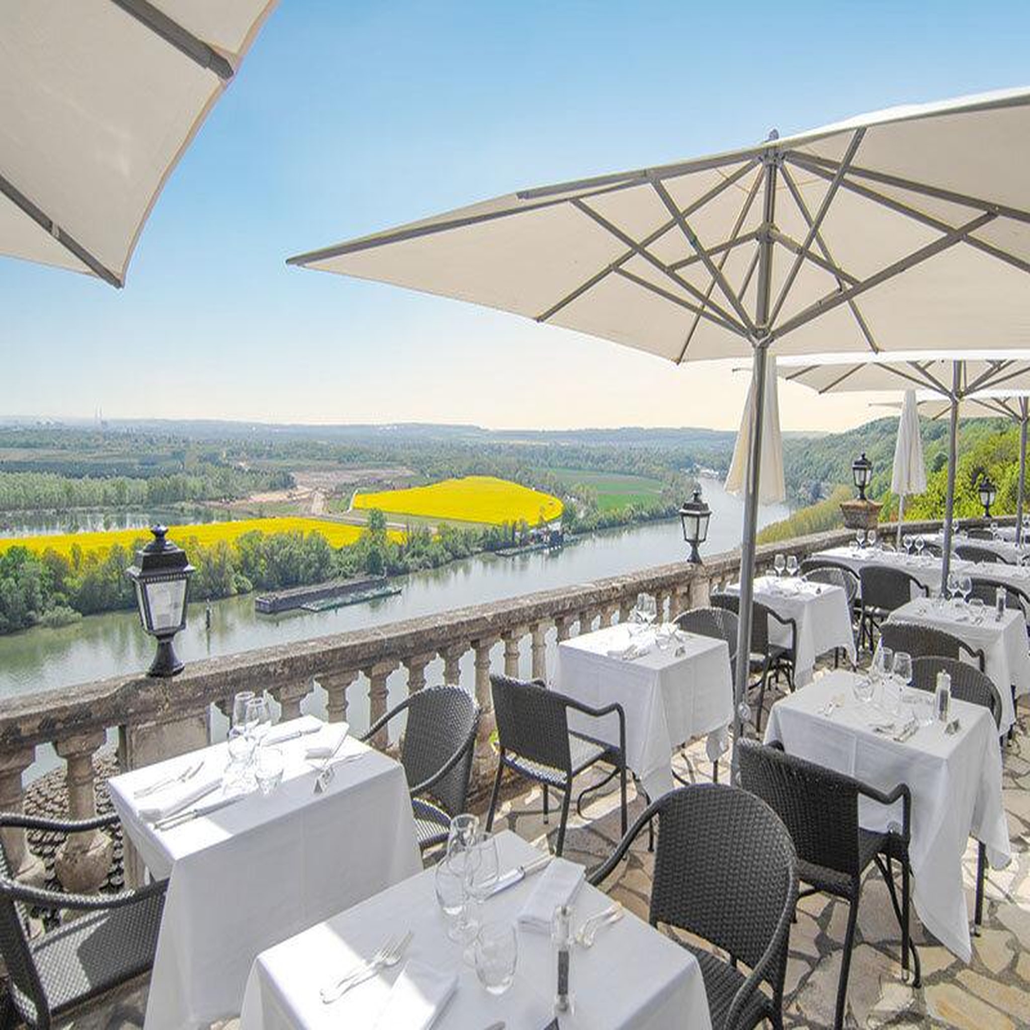 Voir la diapositive 5 : Smartbox 2 jours en hôtel 4* avec dîner menu 3 plats à 1h de paris - coffret cadeau séjour