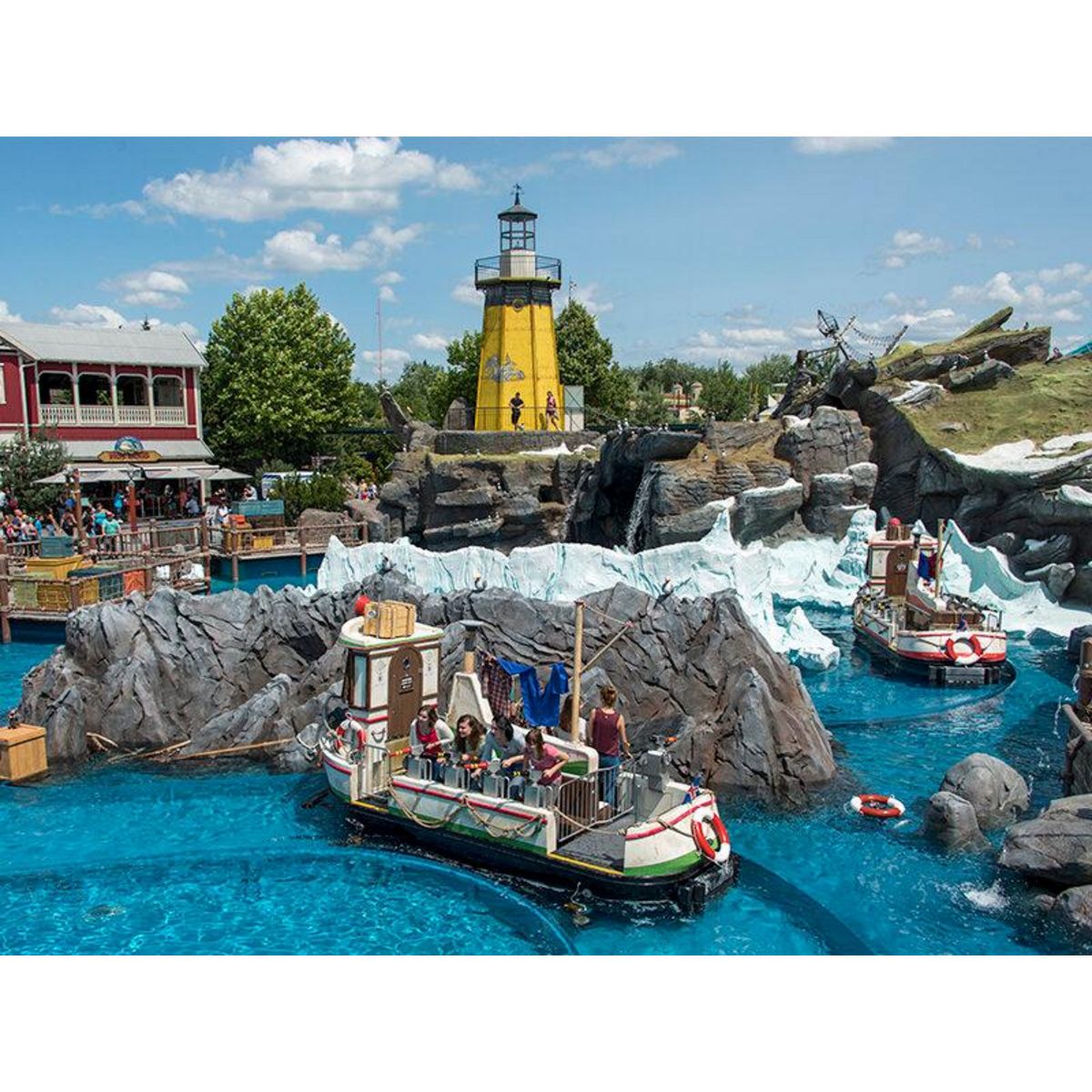 Smartbox Europa-Park 2025 en famille : 1 entrée adulte et 1 entrée enfant pour une journée en basse saison - Coffret Cadeau Sport & Aventure