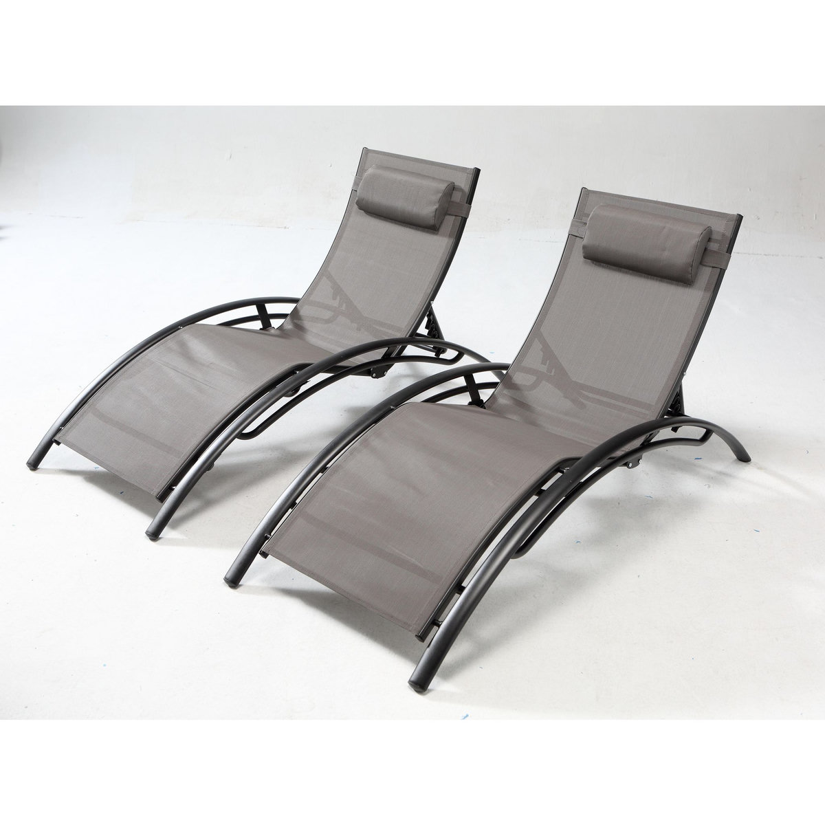 CONCEPT USINE Lot de 2 transats empilables et ajustables en alu gris-noir BAHIA