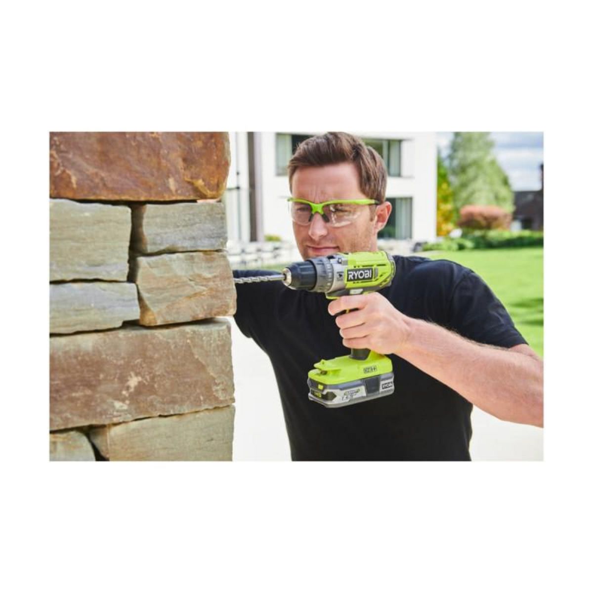 Ryobi Perceuse-visseuse à percussion RYOBI - R18PD2-242S - 18V One+ - 2 Batteries 4.0Ah et 2.0Ah - 1 Char