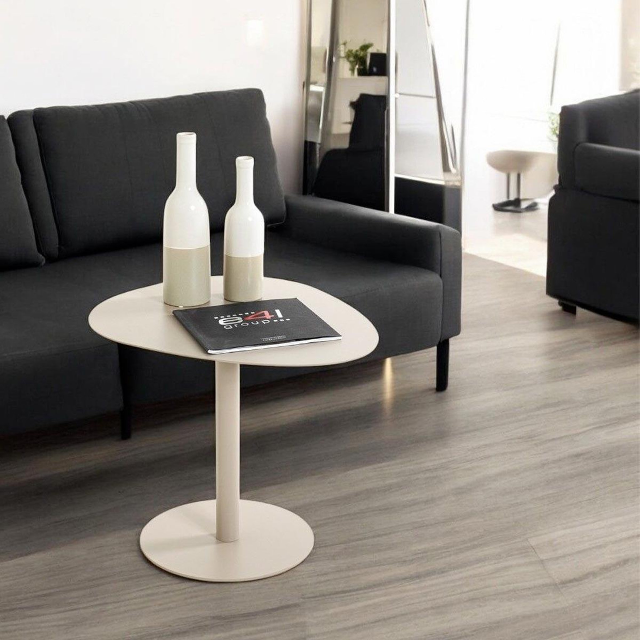 Voir la diapositive 4 : Paris Prix Table d'appoint design  conrad  51cm gris