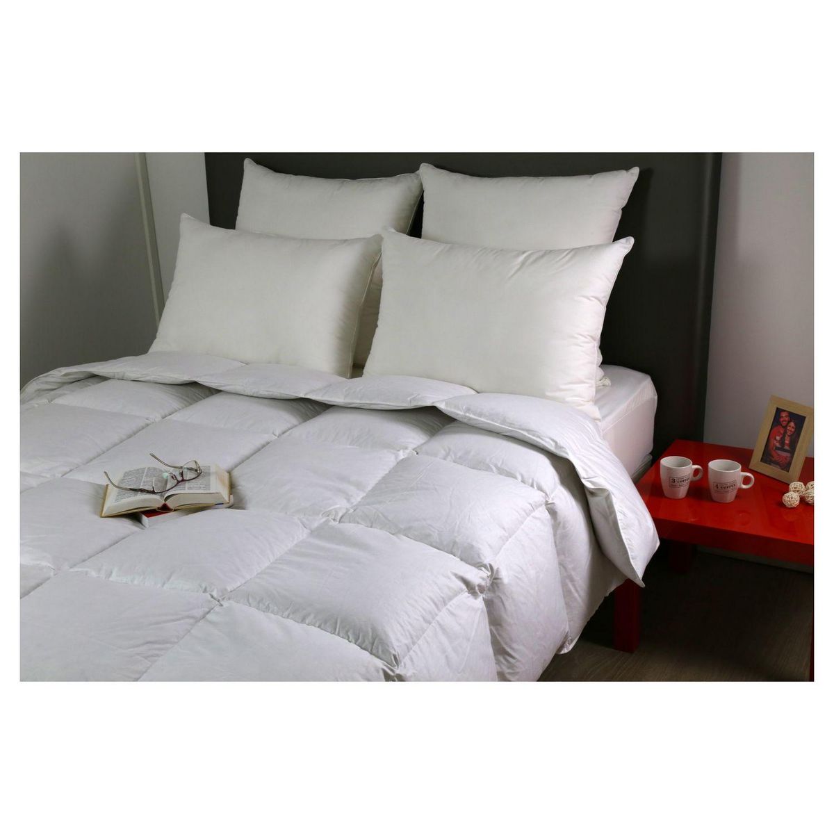 ACTUEL Couette chaude en percale de coton garnissage naturel 80% plumettes 20% duvet  250 g/m²
