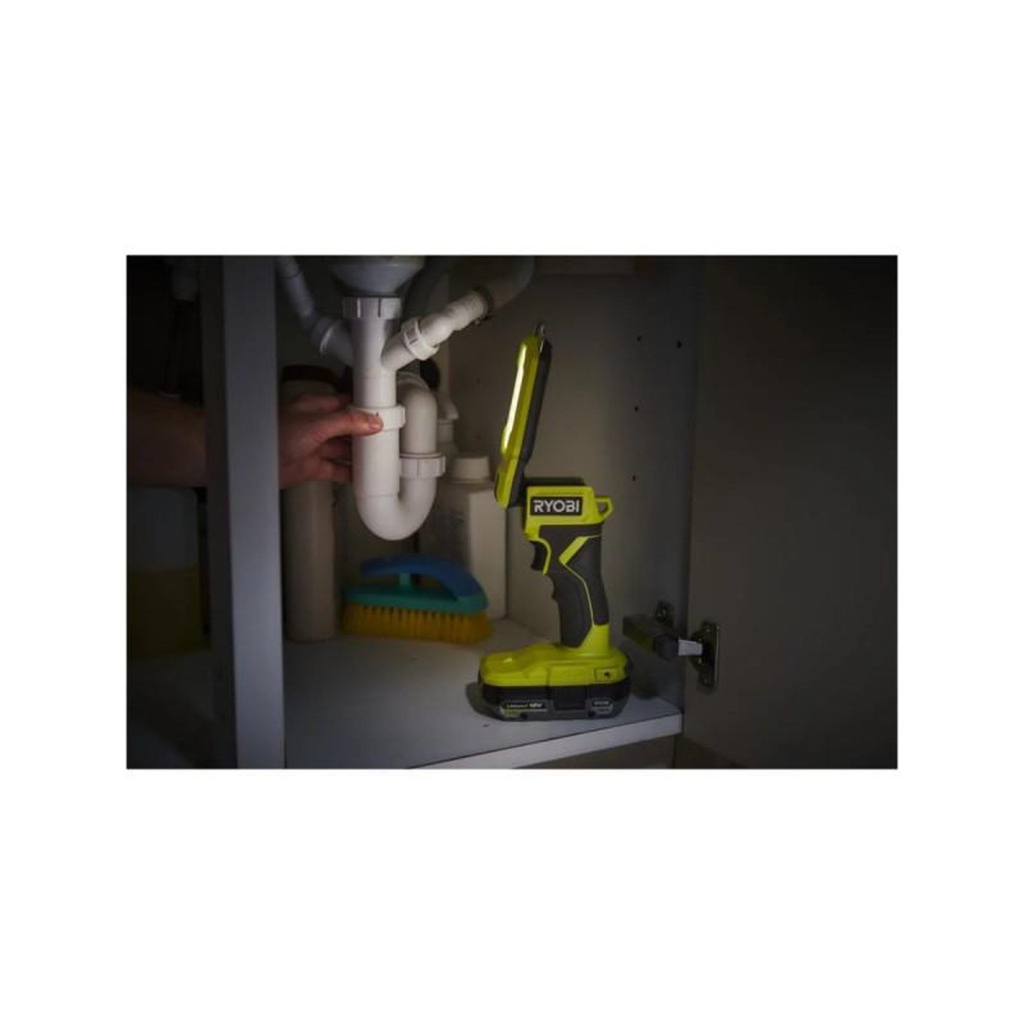 Voir la diapositive 4 : Ryobi Lanterne LED 18V RYOBI - 800 lumens - Sans batterie ni chargeur - RSL18-0
