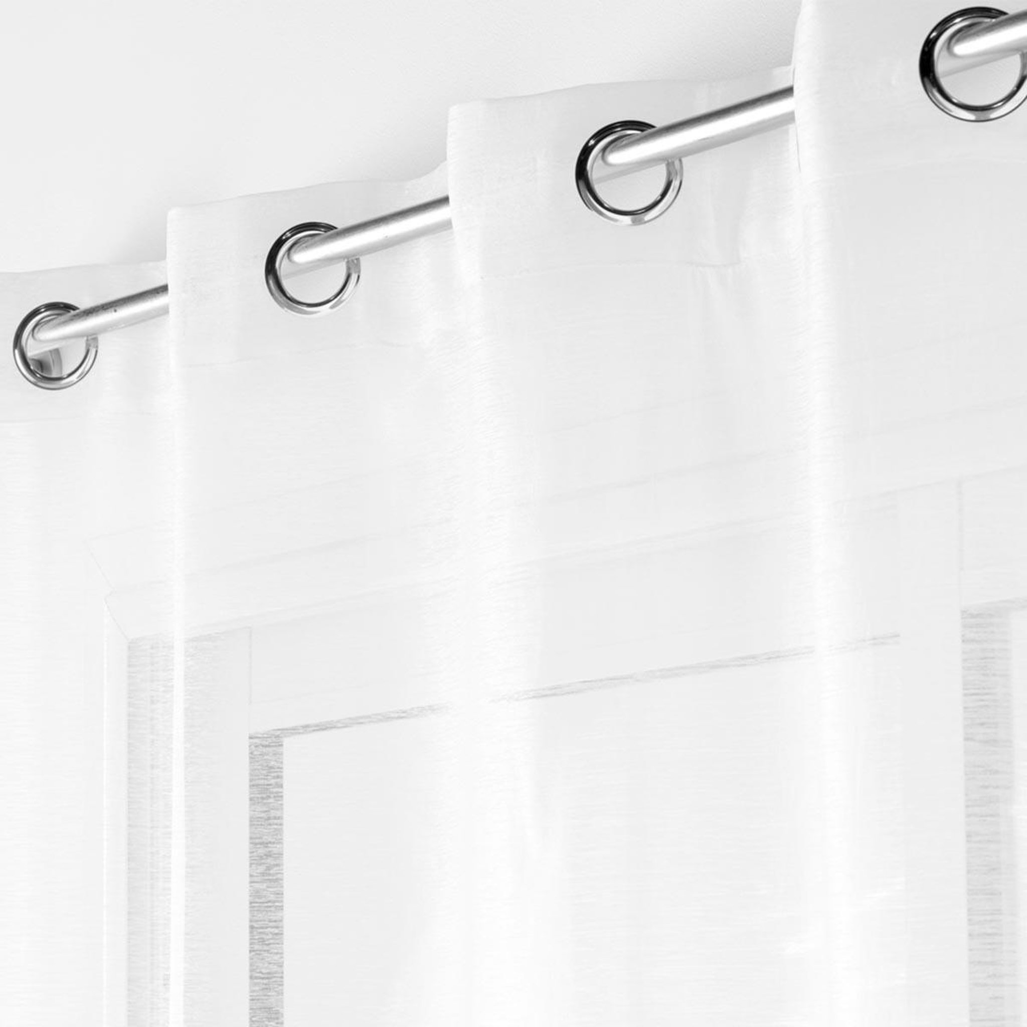 Voir la diapositive 2 : Douceur d'Intérieur Rideau voilage à œillets  lisséa  140x180cm blanc