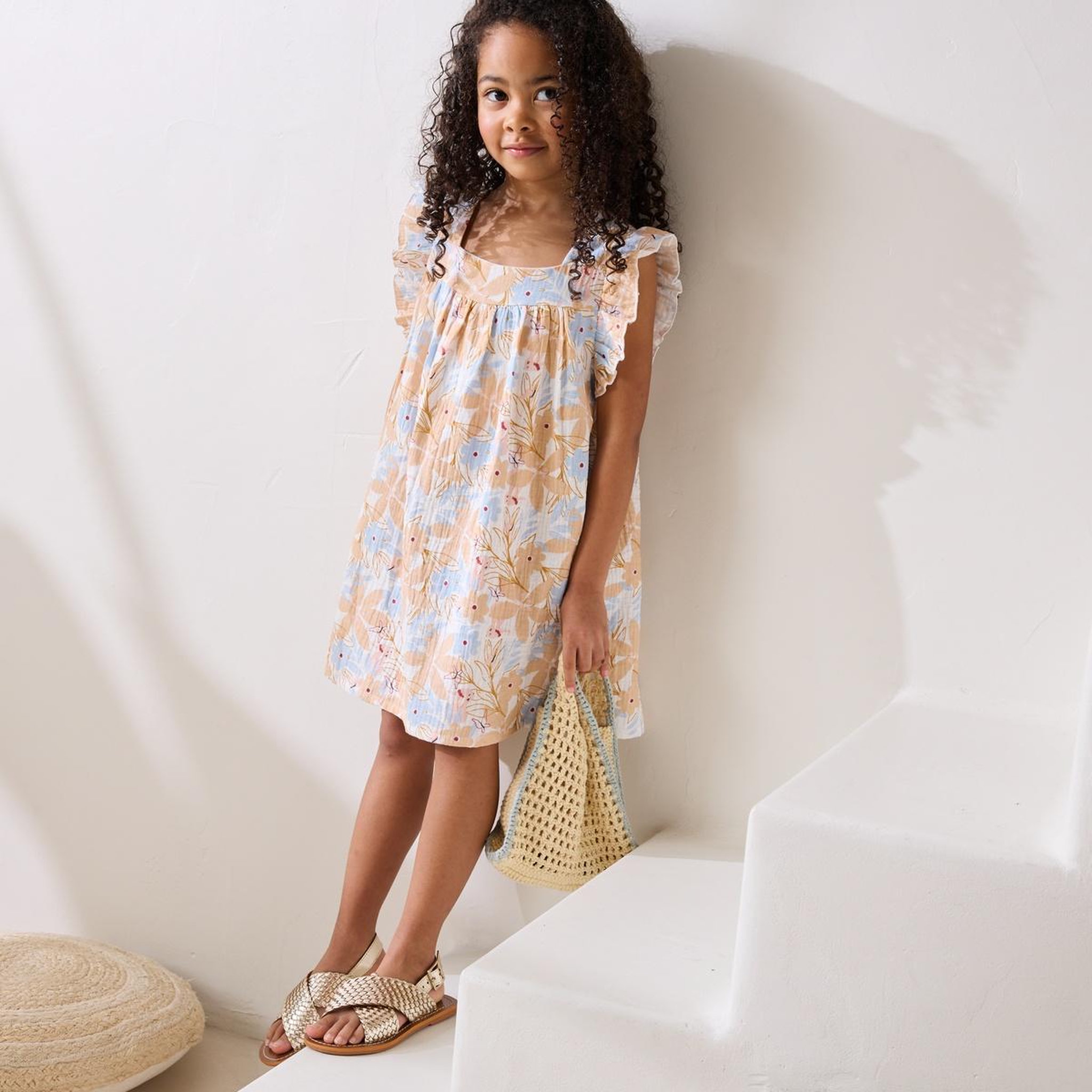 Voir la diapositive 4 : Petit Béguin Robe enfant en gaze de coton praline