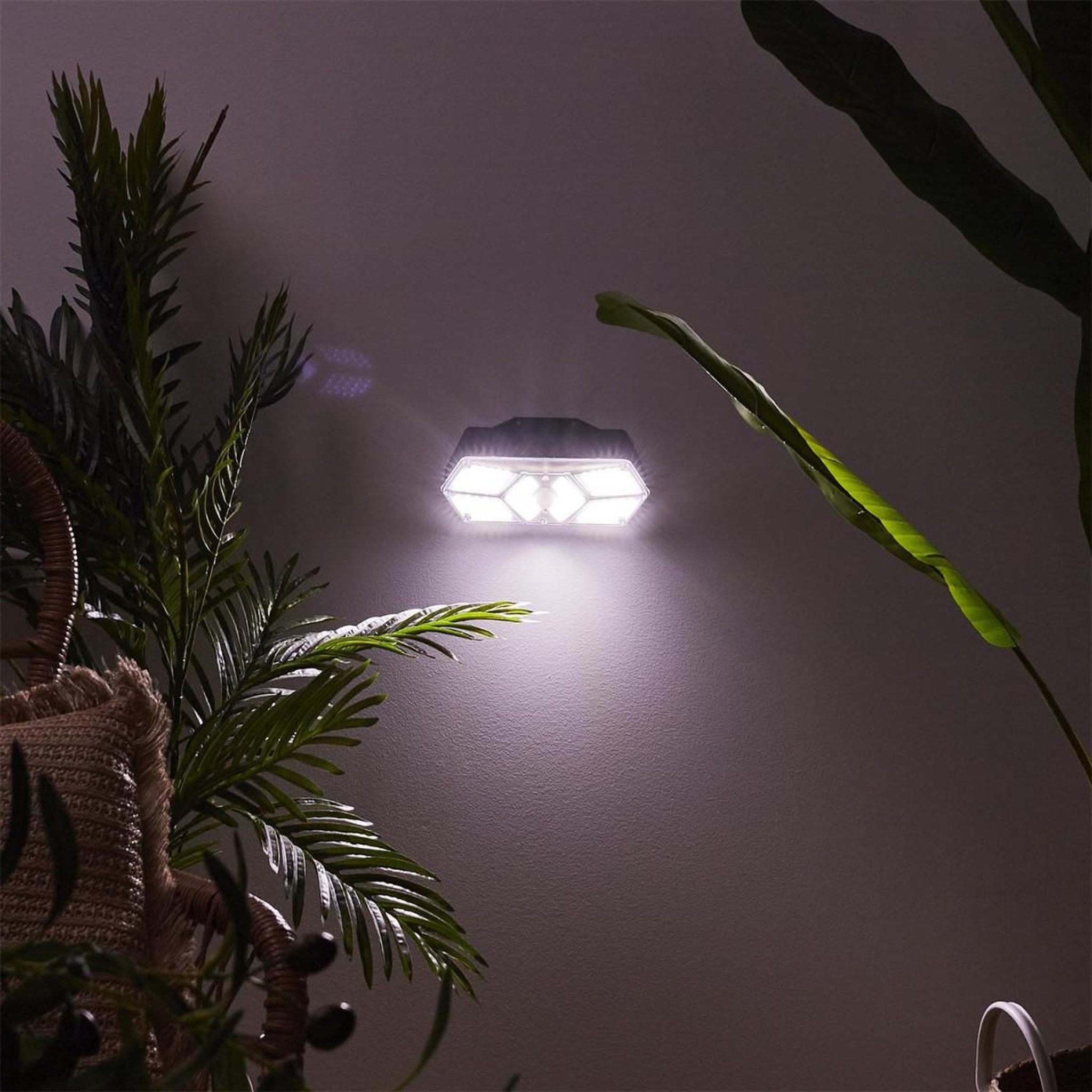 Voir la diapositive 5 : Je cherche une idee Lampe Solaire Led  Extérieur  20cm Noir