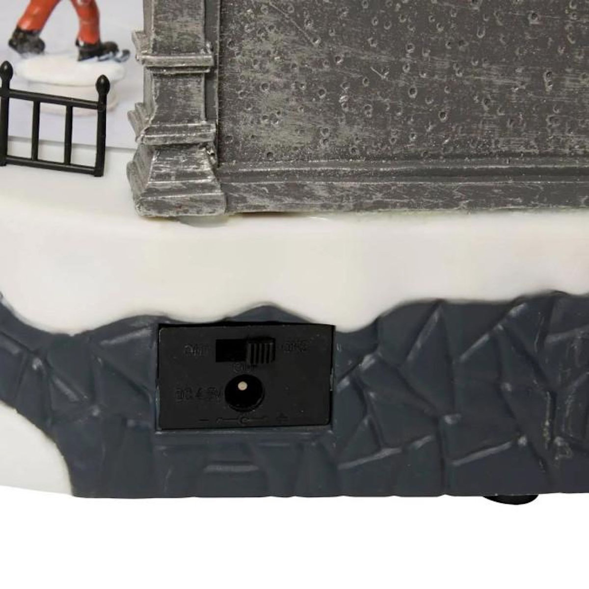 FEERIC LIGHT & CHRISTMAS Village de Noël animé lumineux et musical Patinoire - Blanc