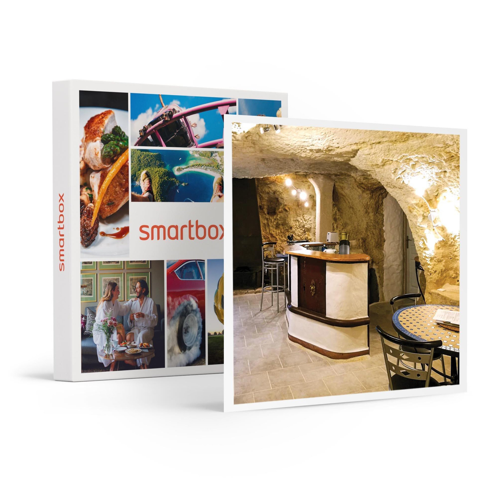 Voir la diapositive 1 : Smartbox 3 jours atypiques en hébergement troglodyte près de Blois - Coffret Cadeau Séjour