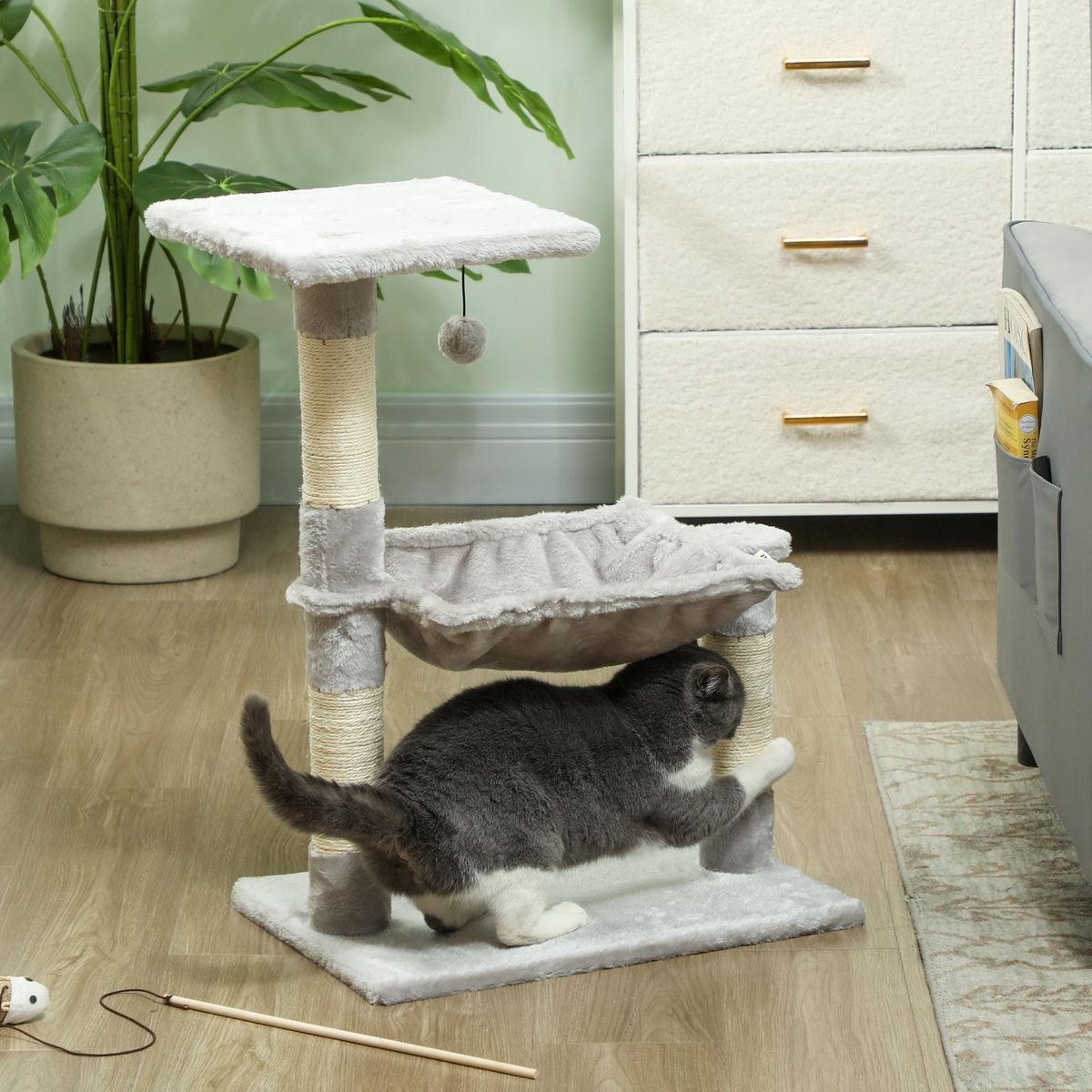 PAWHUT Arbre à chat 3 griffoirs grattoirs sisal naturel plateforme hamac et boule suspendue dim. 50L x 36l x 70H cm peluche haute densité 220 g/m² gris clair