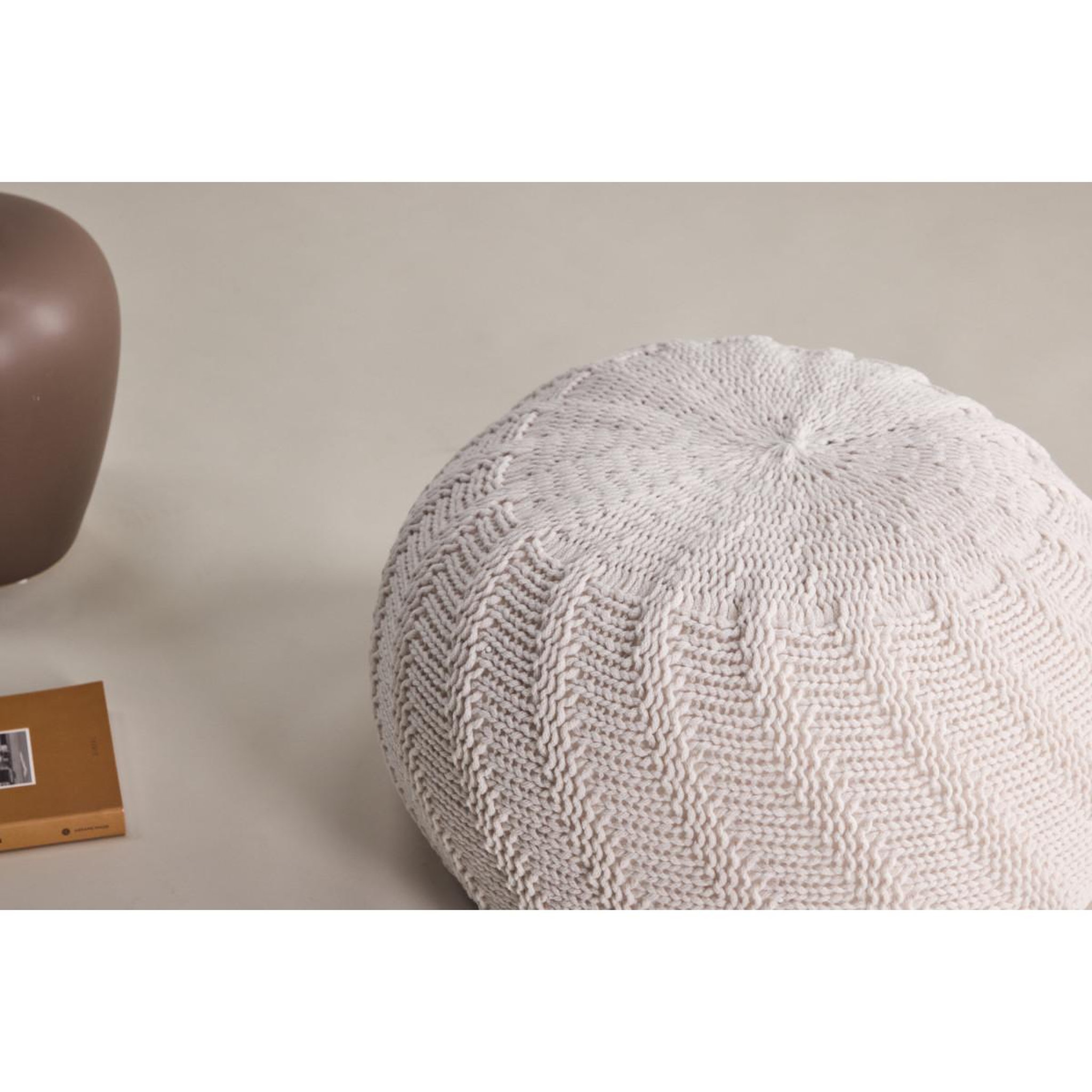 Voir la diapositive 5 : Paris Prix Pouf rond design  ted  45cm blanc cassé