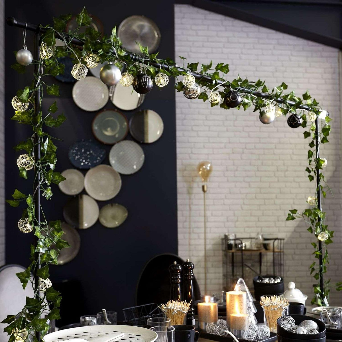 The Home Deco Factory Barre de décoration de table ajustable intérieure/extérieure L. de 139 à 250 cm x H. 90 cm - Noir