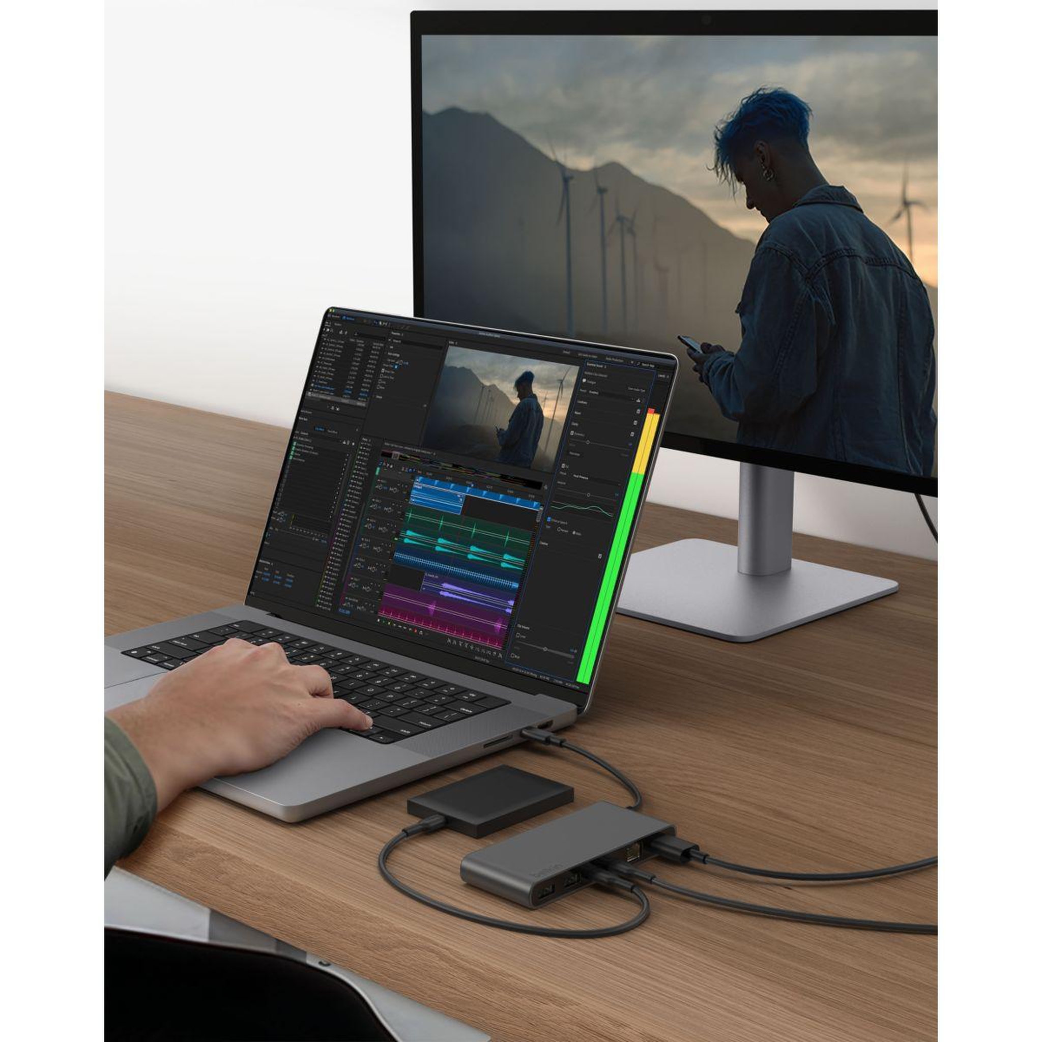 Voir la diapositive 3 : Belkin Hub 8 en 1 multiport gris