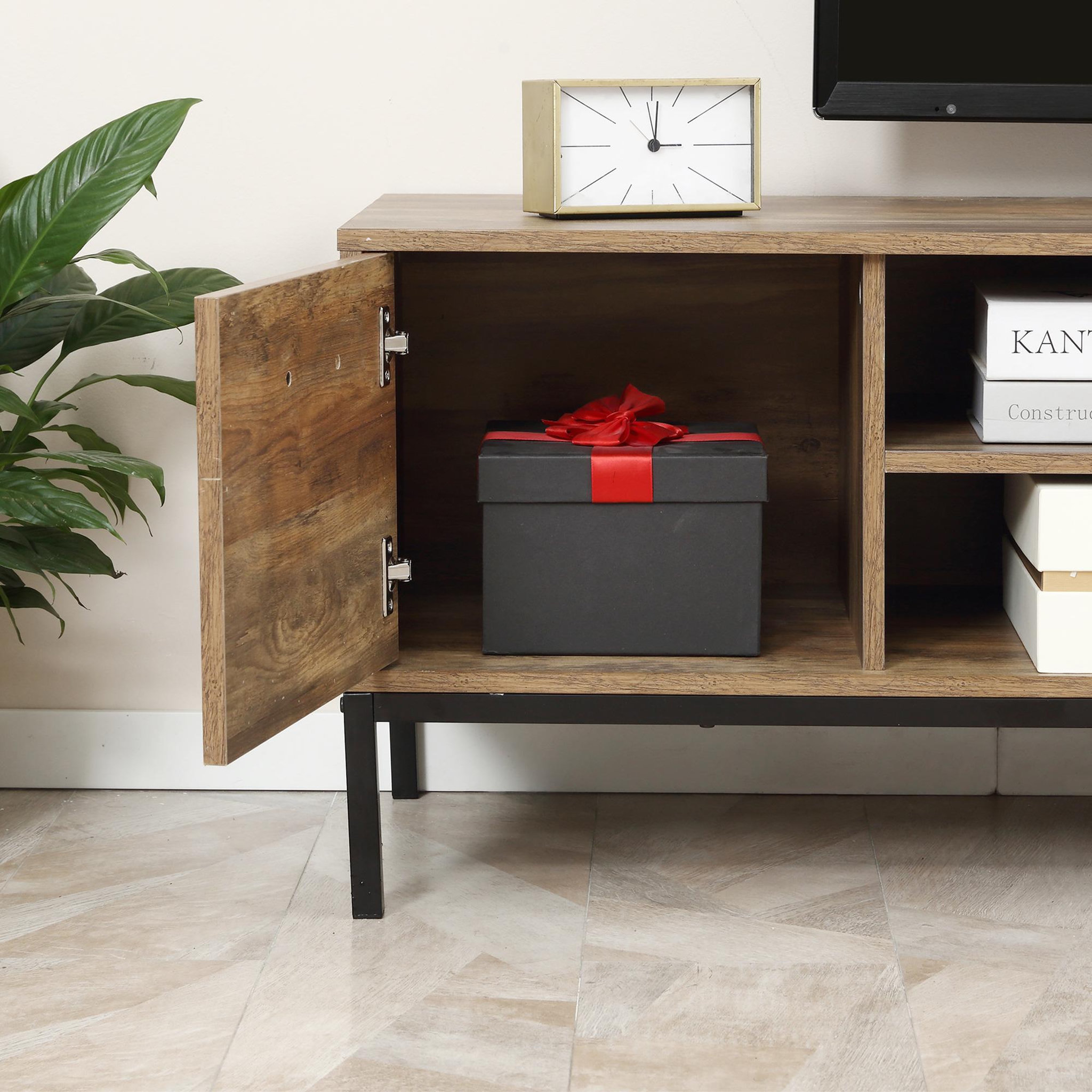 Voir la diapositive 5 : HOMCOM Meuble TV banc TV design industriel - porte, 2 tiroirs, 2 niches - piètement acier noir - aspect bois de manguier