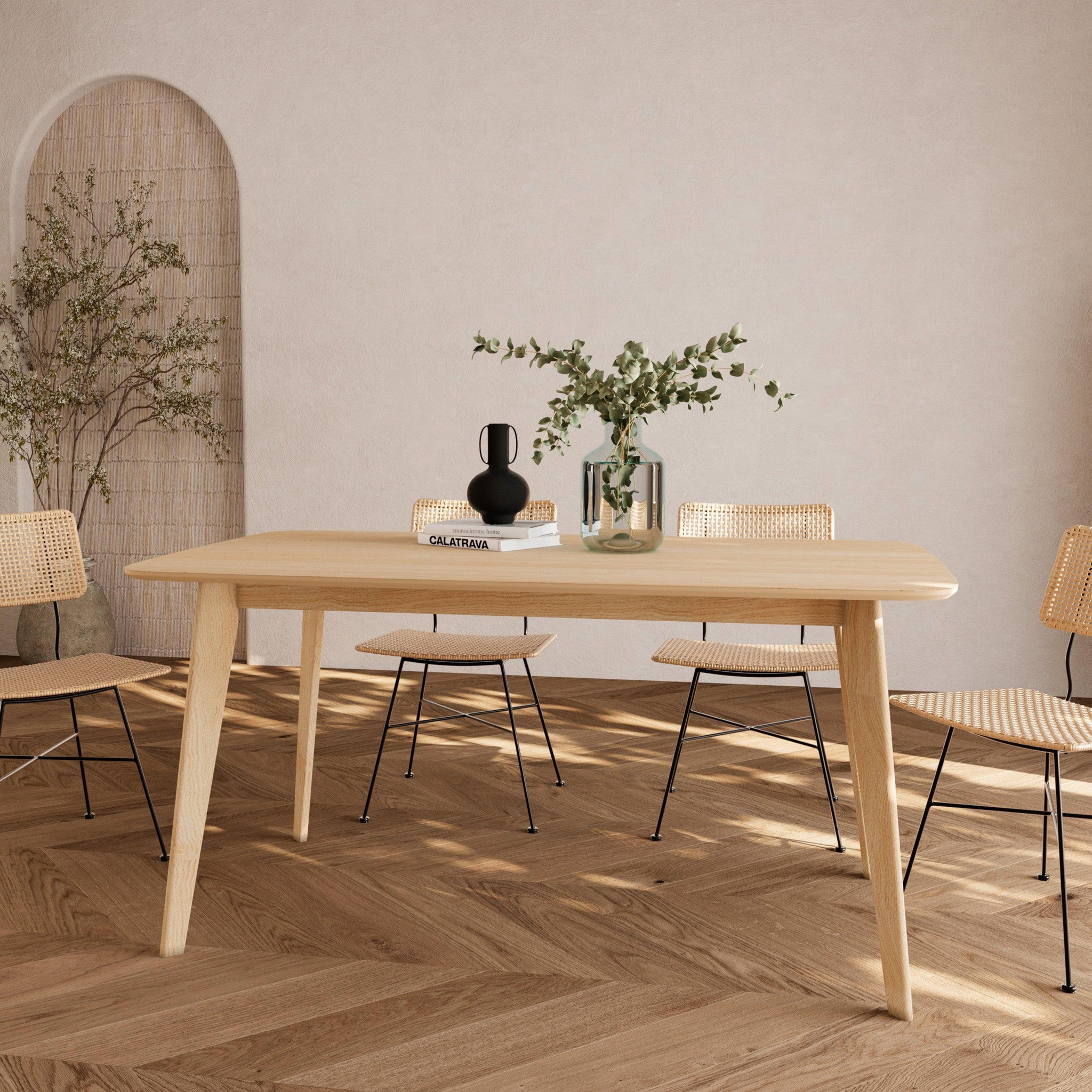 Voir la diapositive 2 : MAISON PAVANE Table rectangulaire 6 personnes en bois clair 150 cm-oman