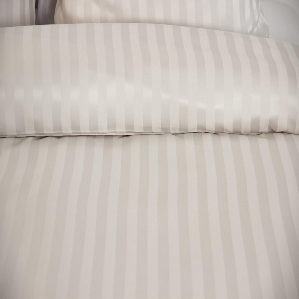 Home collection Parure housse de couette 100% satin de microfibre, albatre