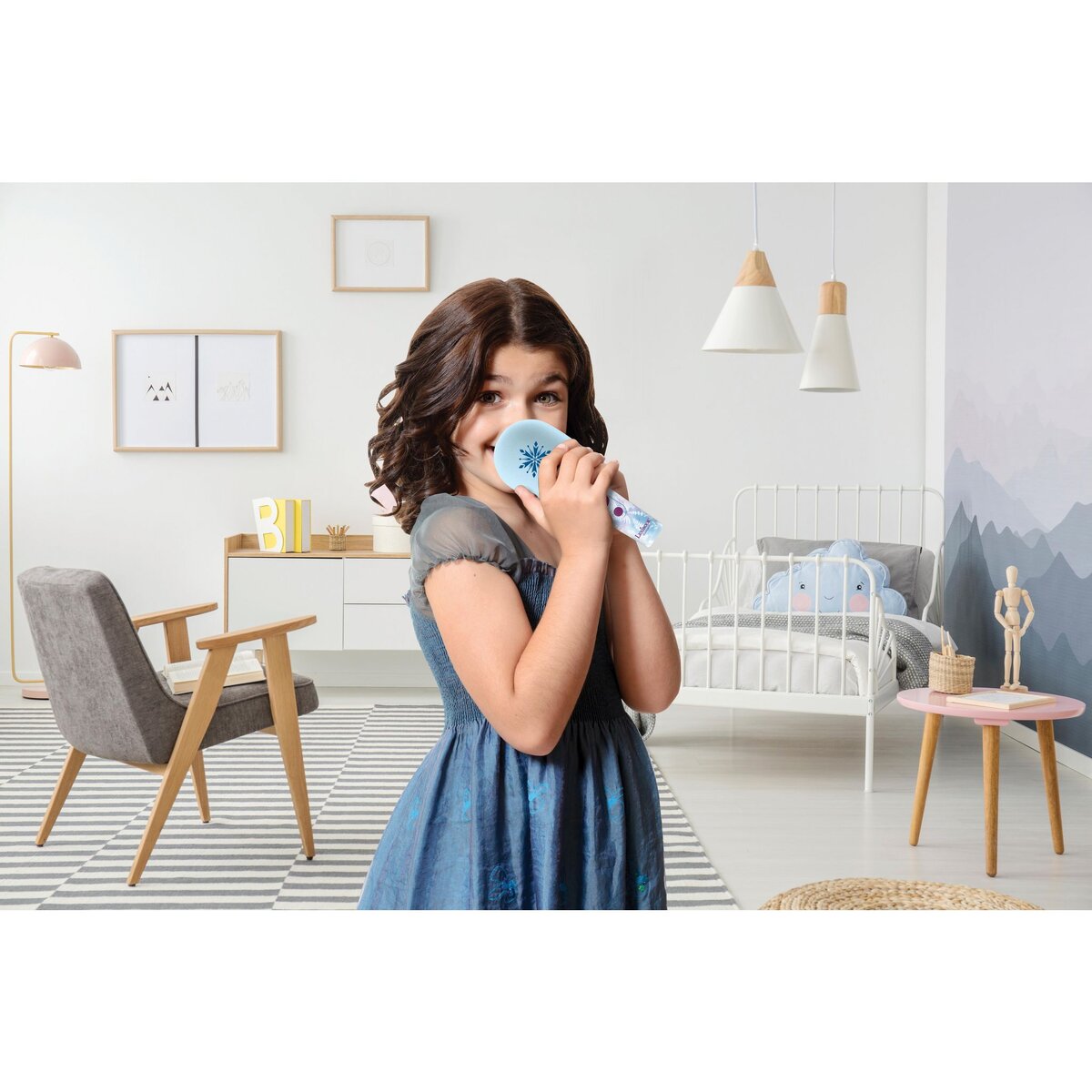 Lexibook Karaoke Microphone Bluetooth/Sans fil La reine des neiges avec effets sonores et lumineux