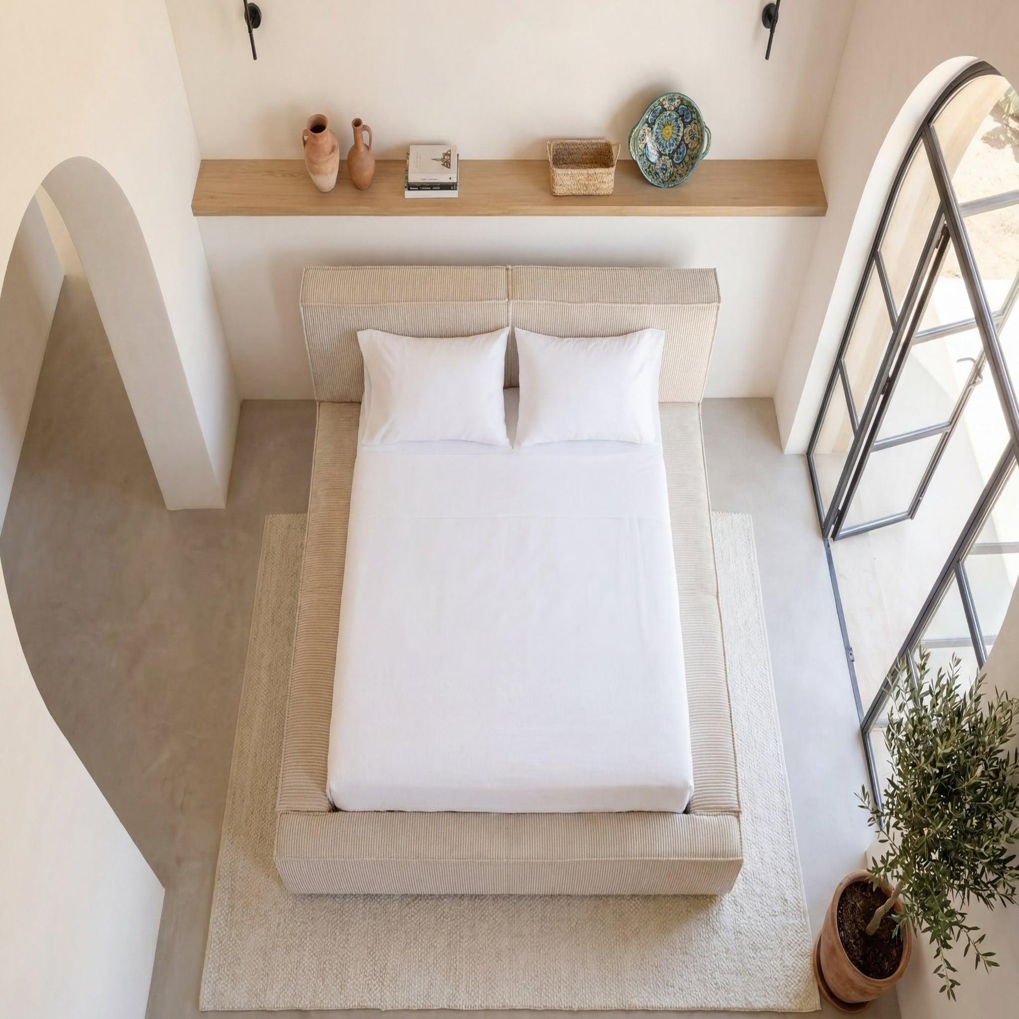 Voir la diapositive 5 : CASANOVA PARIS NOTO - Lit coffre petit velours côtelé Beige